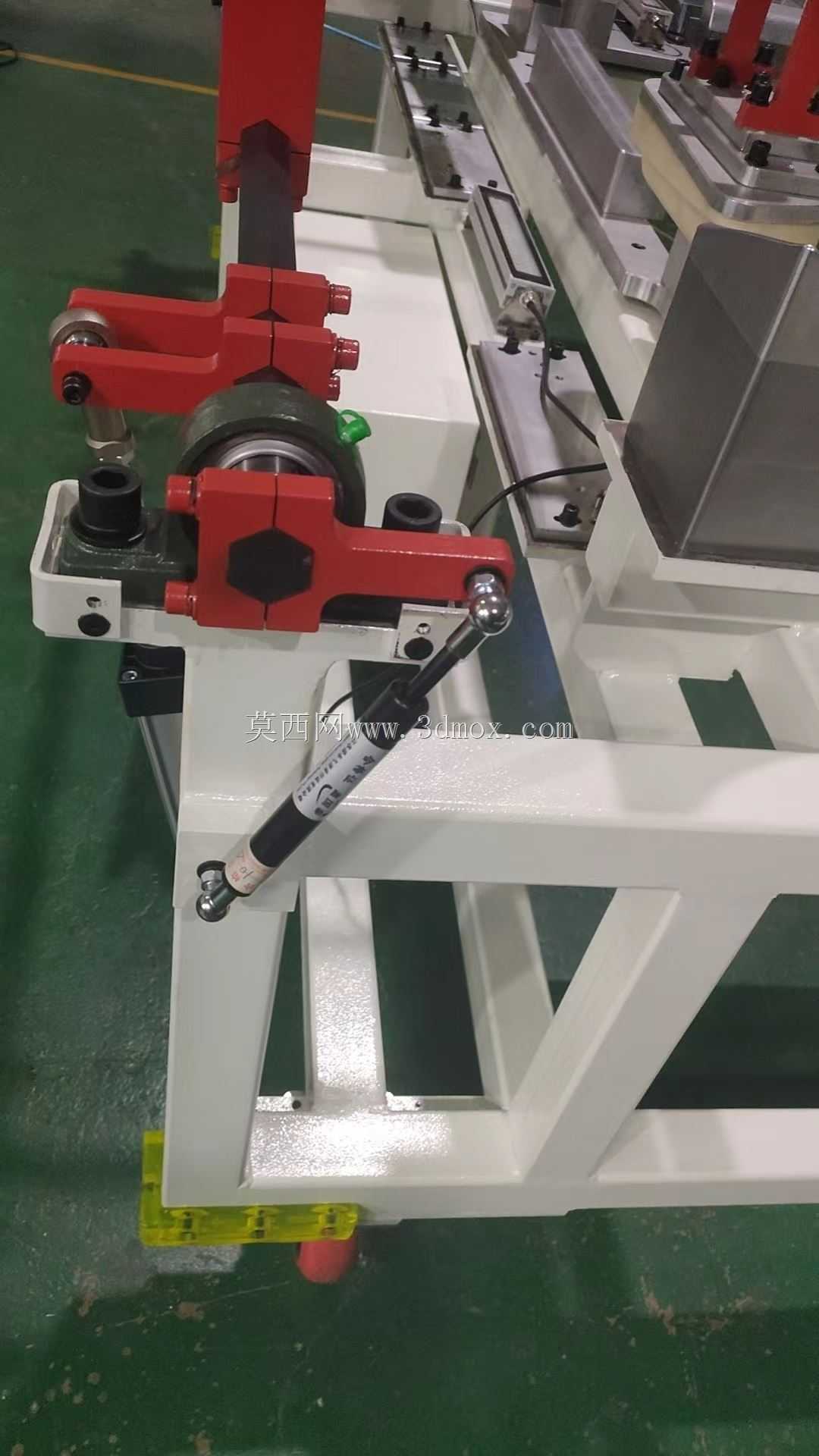 �����и��