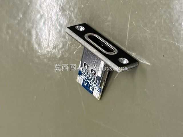 USB C型母壁挂