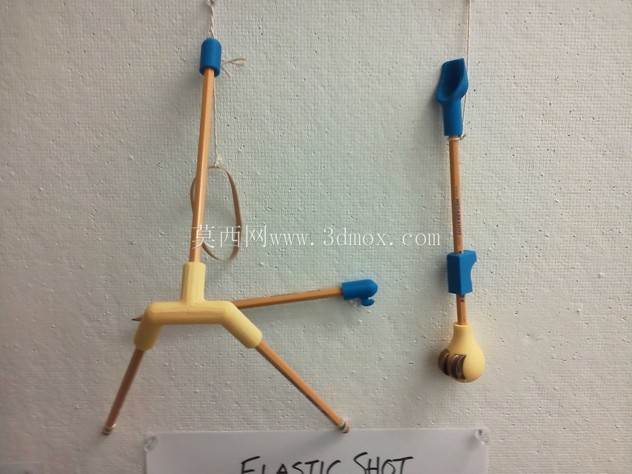 铅笔弹射器