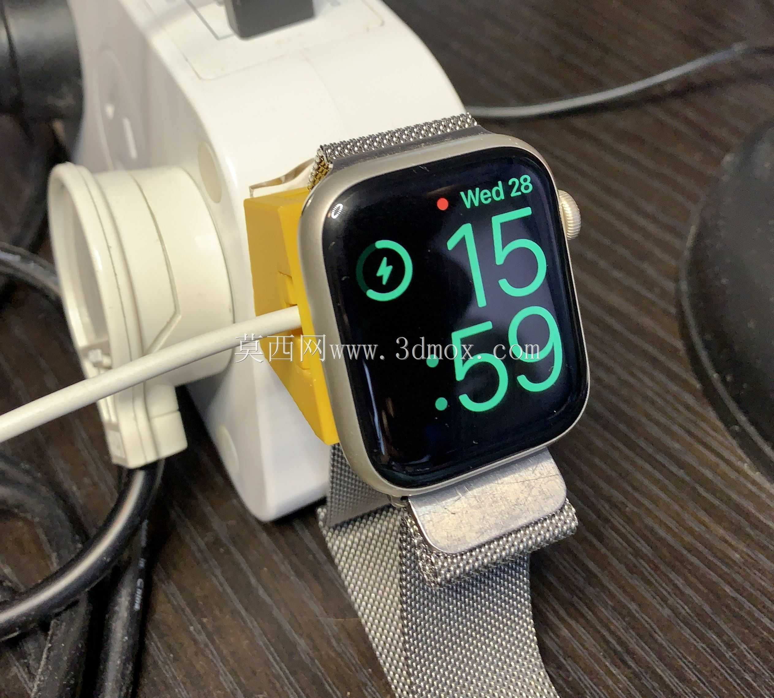 Apple Watch 充电座