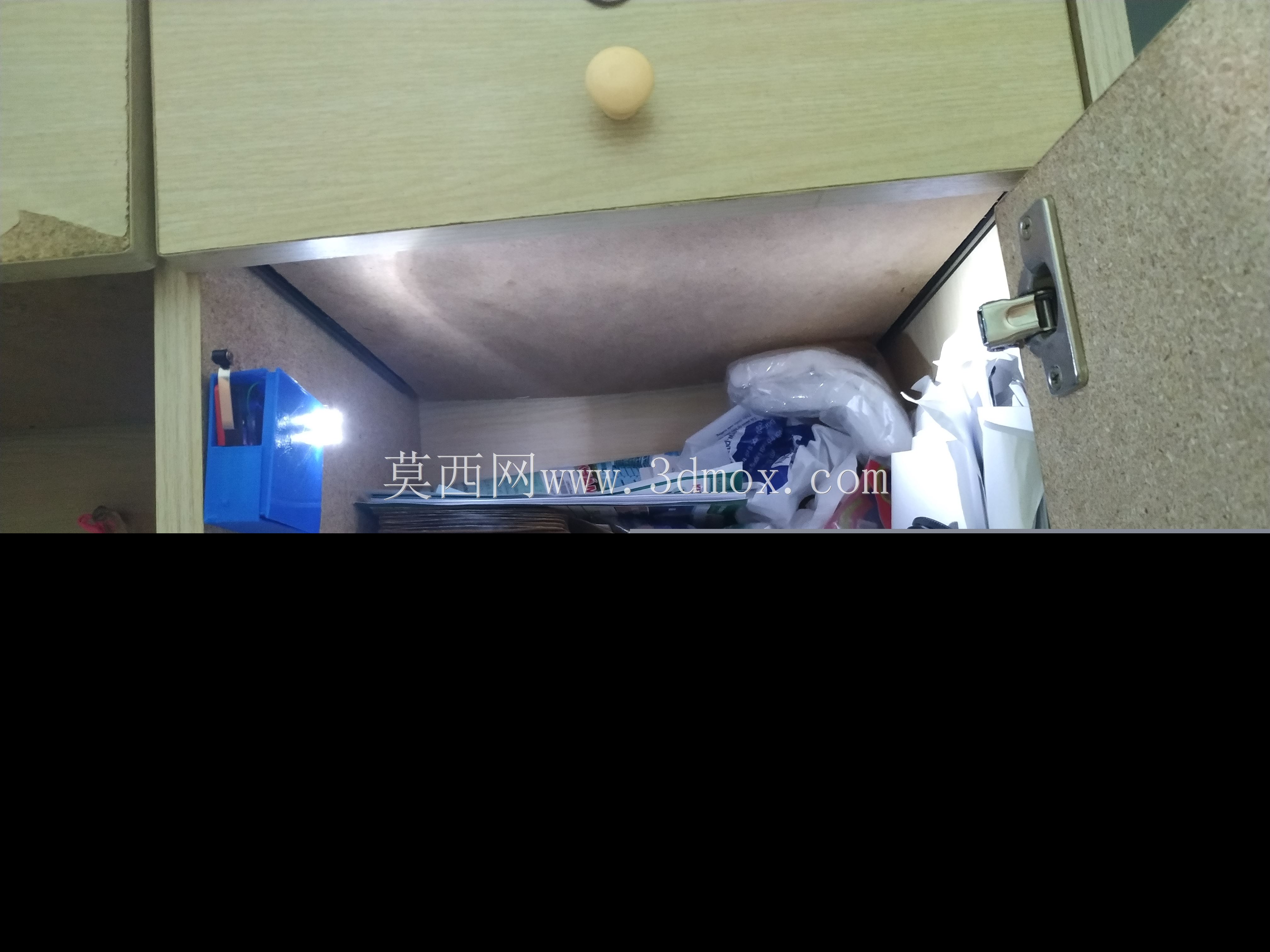 自动衣柜门灯