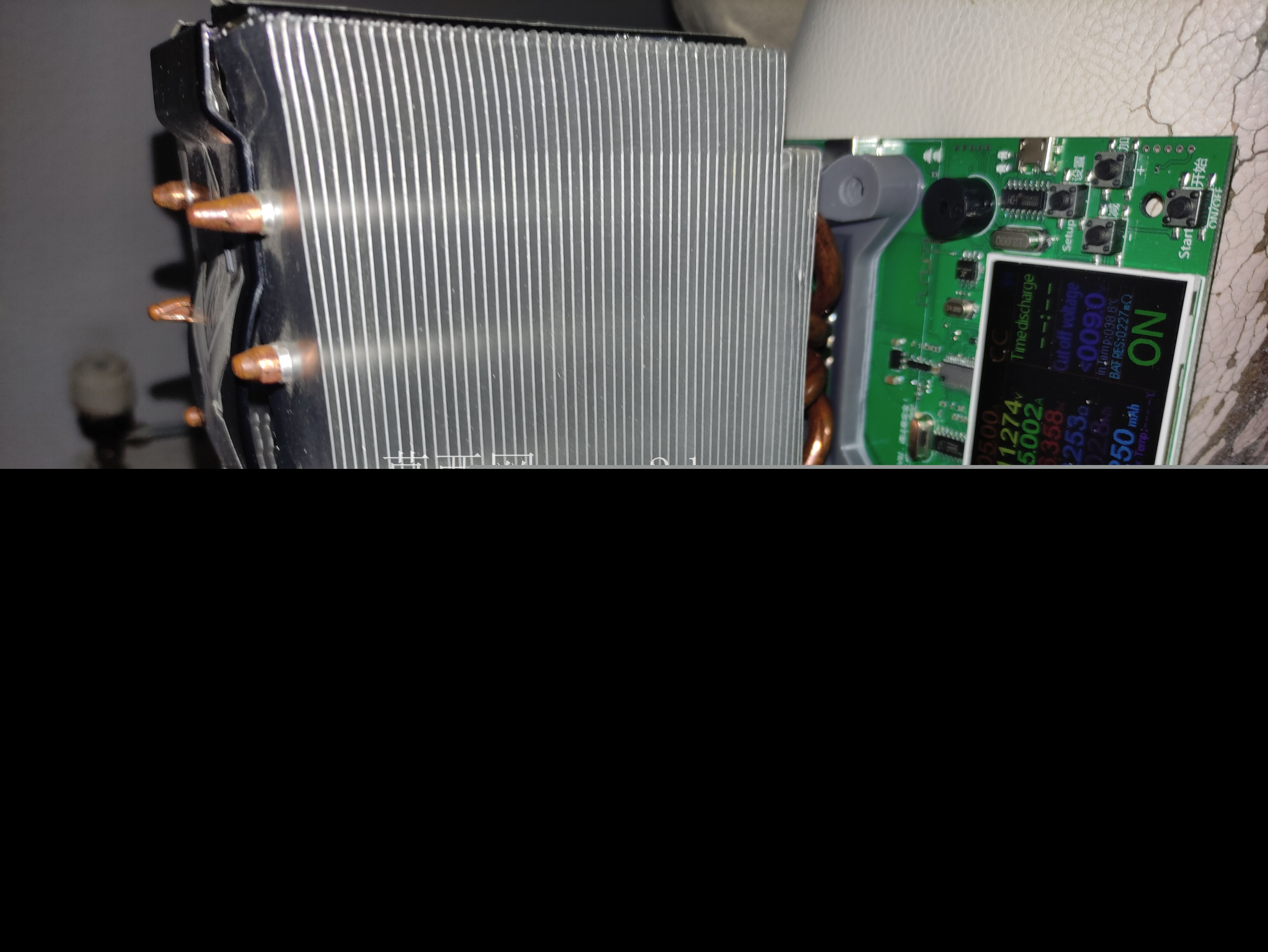 适用于 Arctic Cooling Freezer Xtreme CPU 冷却器的简单适配器,可安装在 DL24 或 DL24P 150W 功率测试仪电子负载上