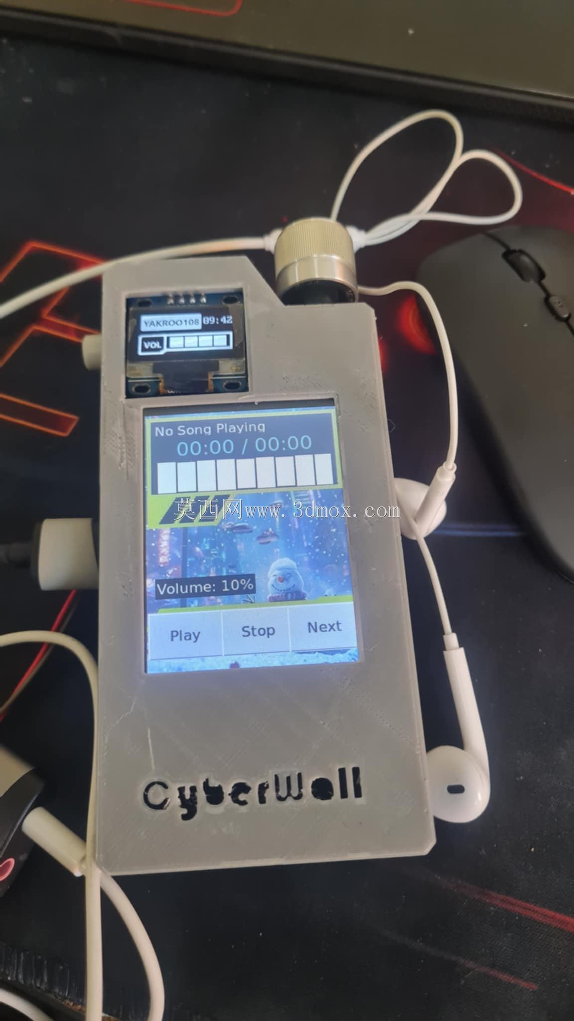 Cyber?? WalkMan:赛博朋克风格