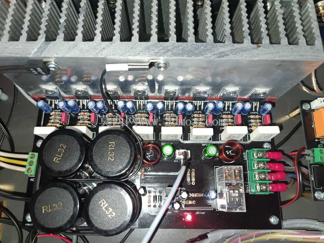 ��ý�幦�ʷŴ���2x45W 