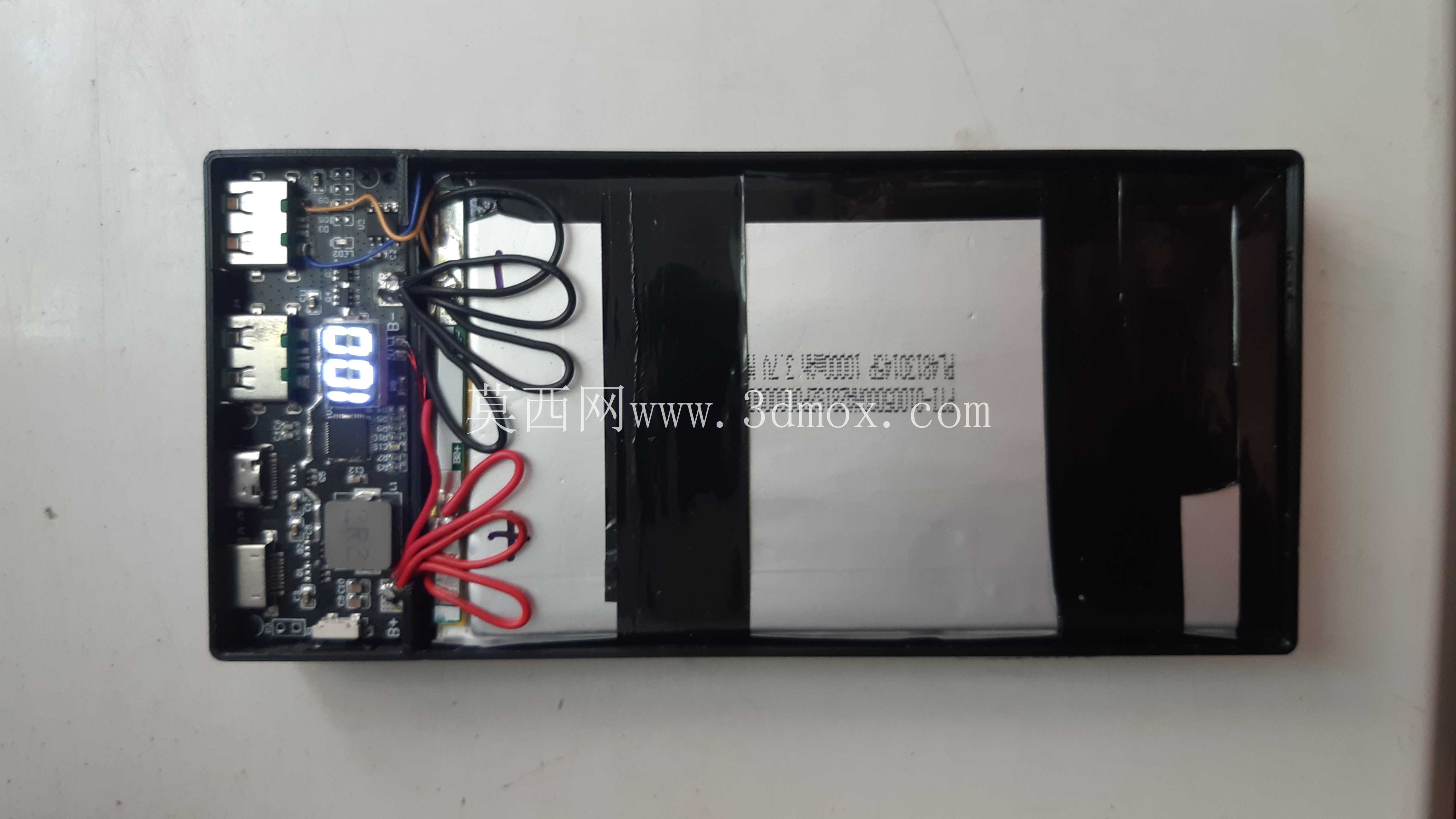 QC4.0 QC3.0 LED双USB 5V 4.5A 22.5W