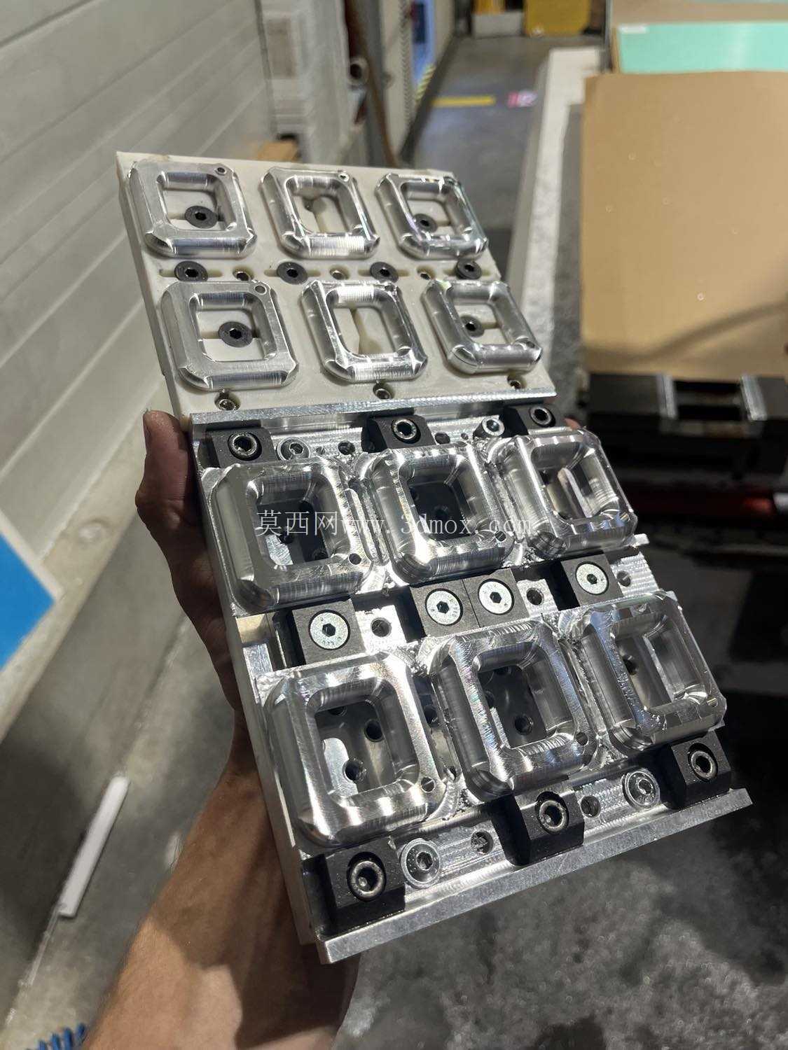���ػ�ǯ��װ�ļо߰壬���� mitybites ʽ�о�
