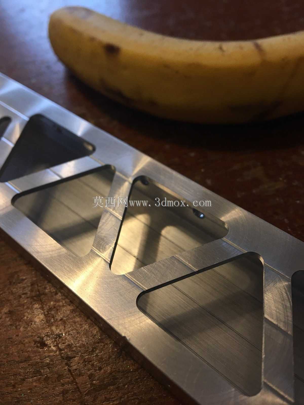 数控铣床的箱管夹具 - FRC Robotics