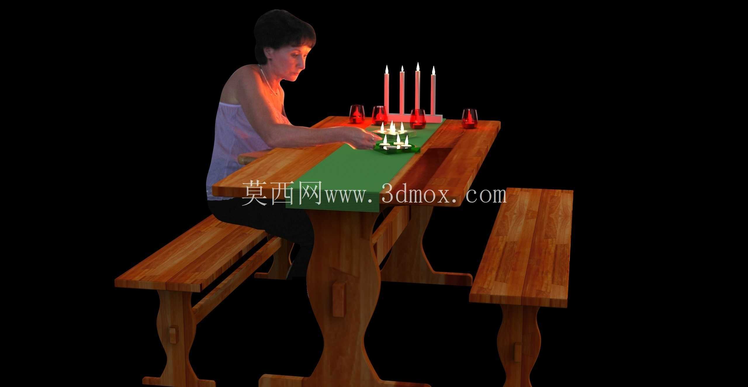 美女点燃蜡烛