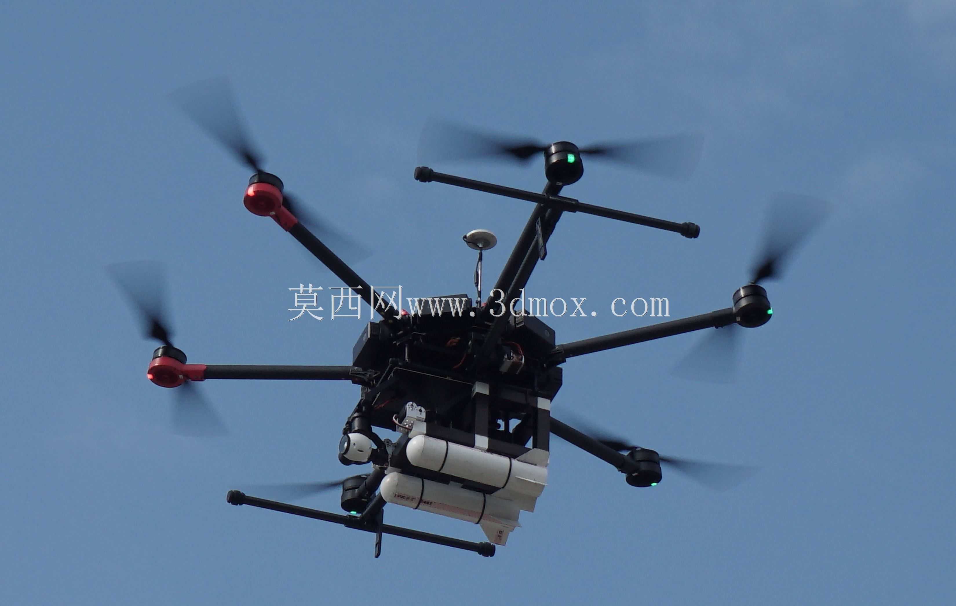 DJI Matrice 600 bawa bom