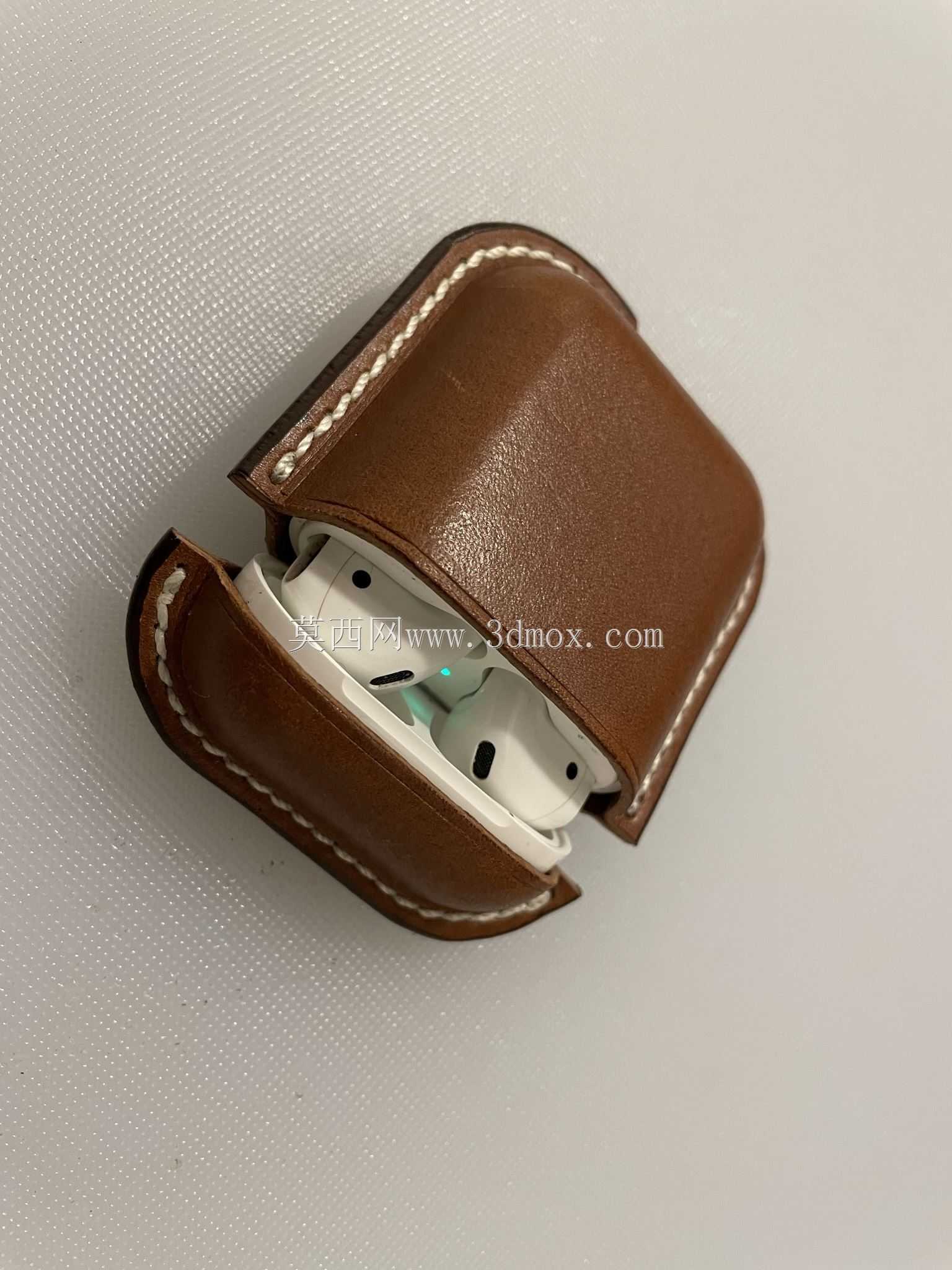 Ƥ��AirPods�ֻ���ģ��