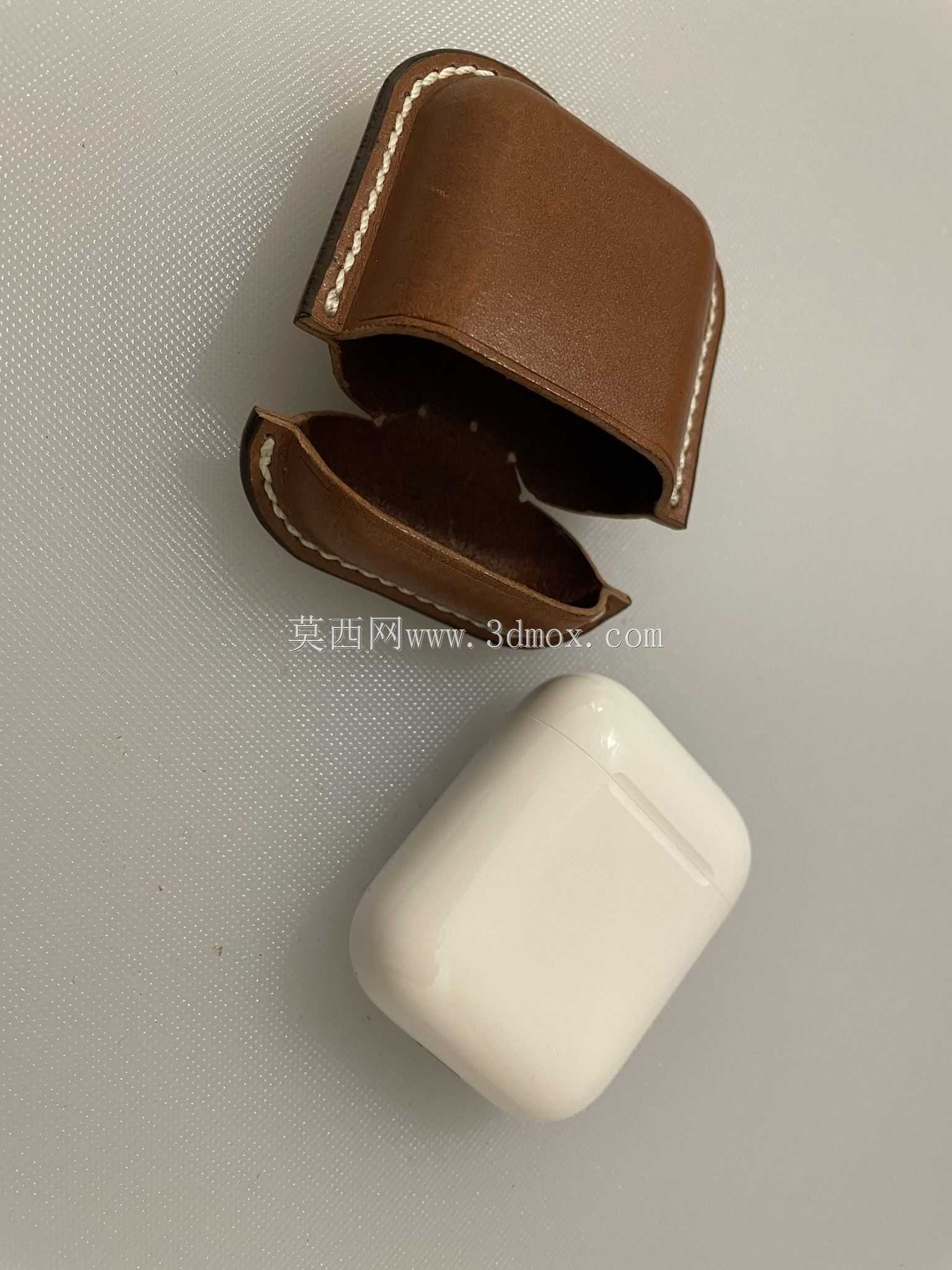 Ƥ��AirPods�ֻ���ģ��