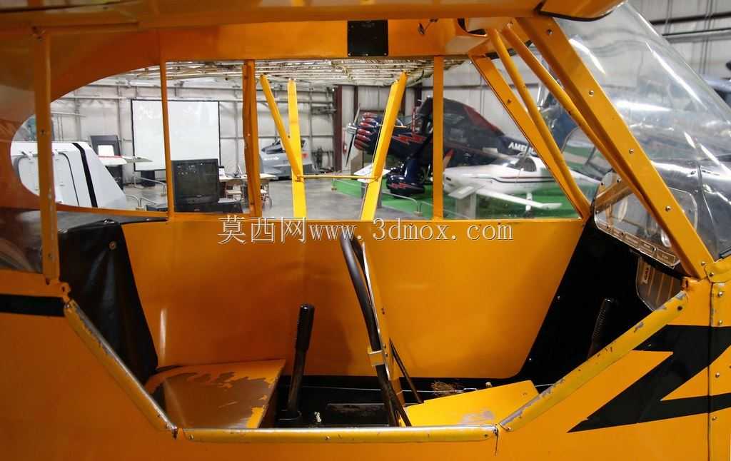 Piper J-3 Cub(可编辑和可扩展套件)123个零件