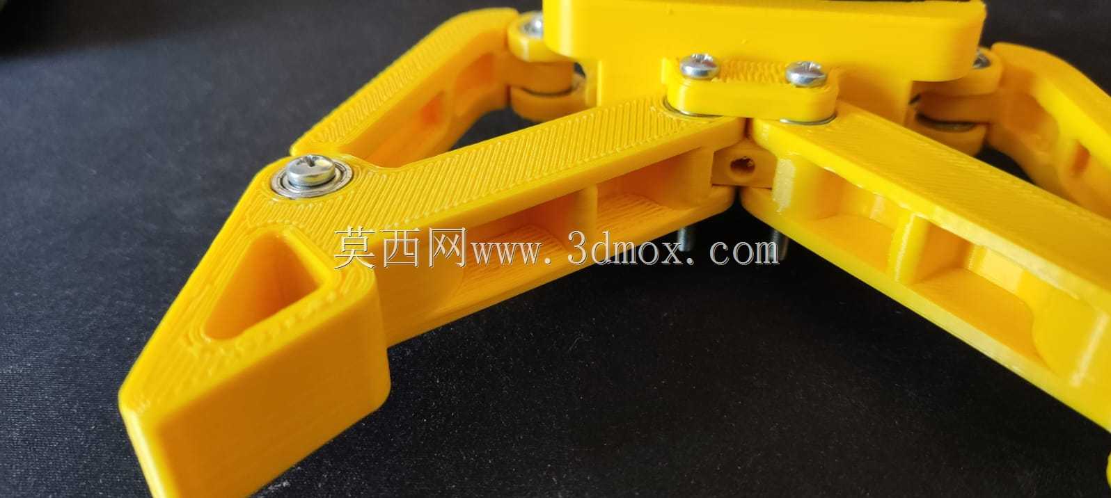 小型机器人的齿轮和蜗杆夹持器