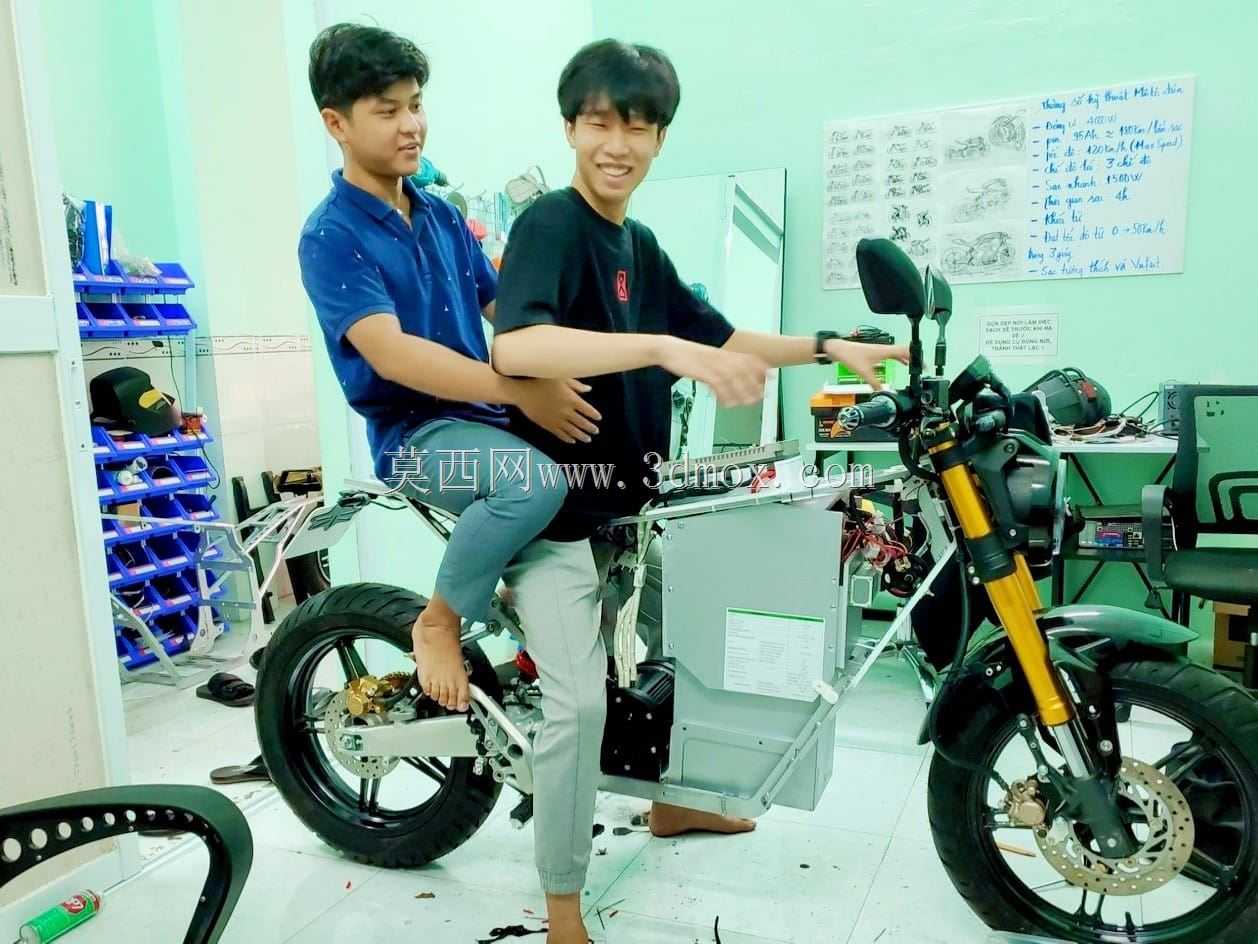 电动摩托车
