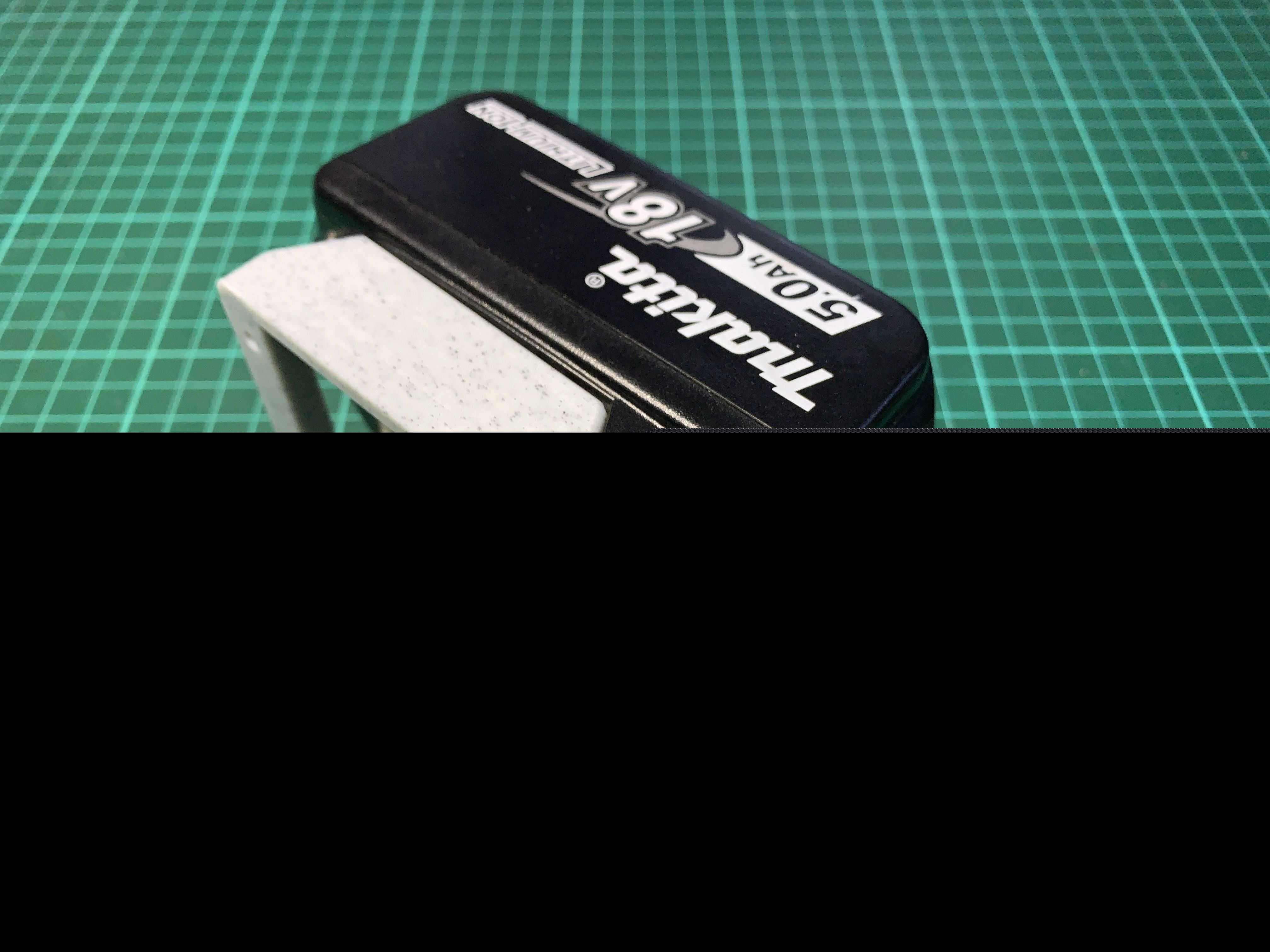 Makita LXT 18V电池的电池座