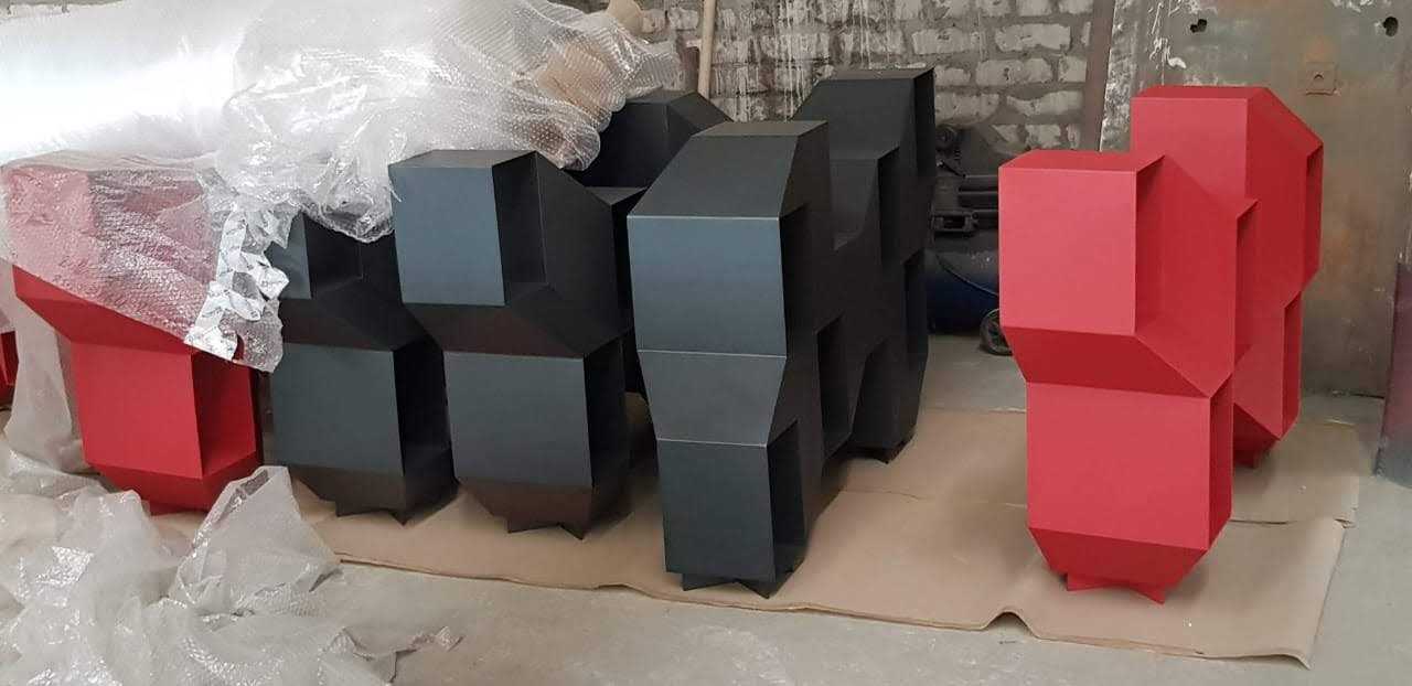 ���ʦ����