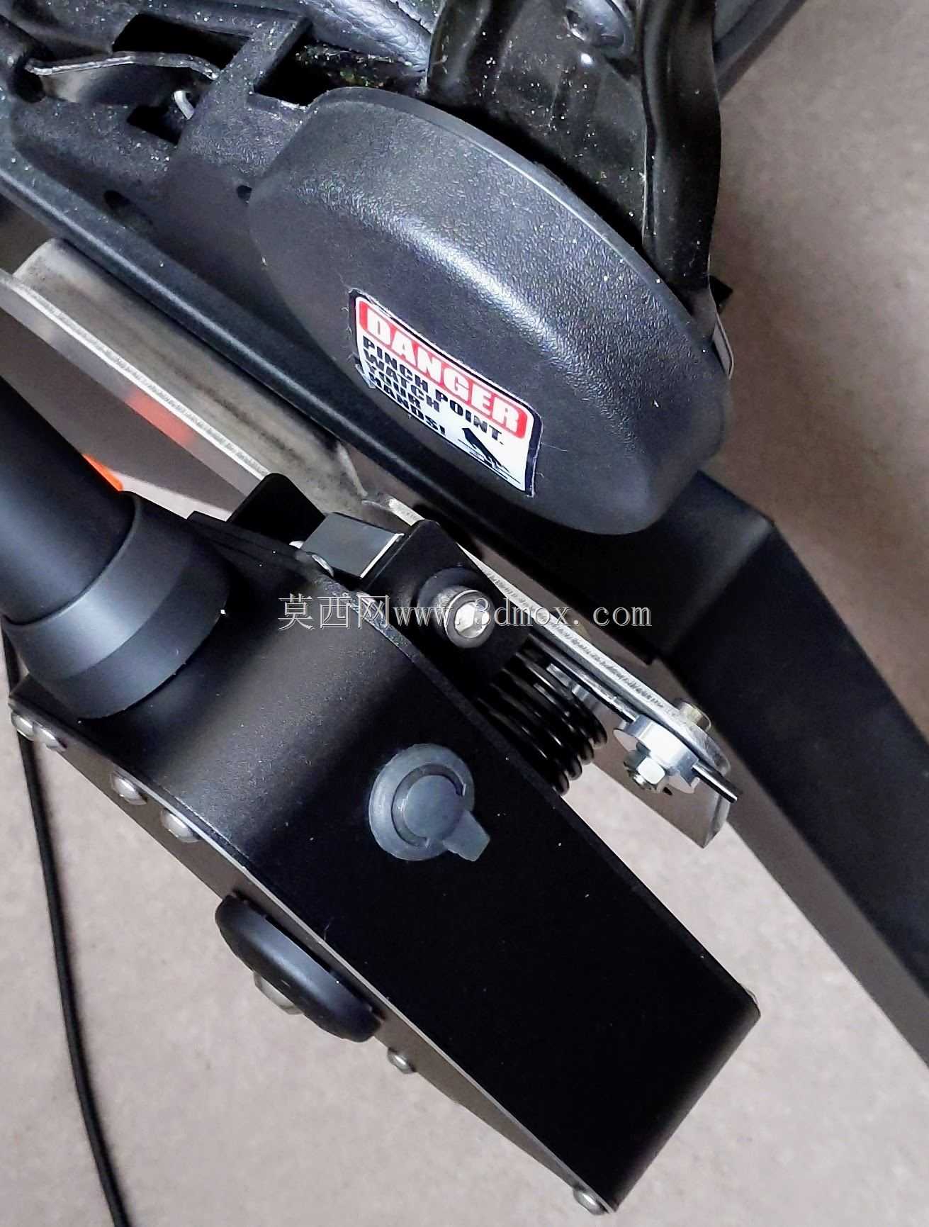 适用于 Next Level Racing 飞行模拟器的 Virpil Collective 支架
