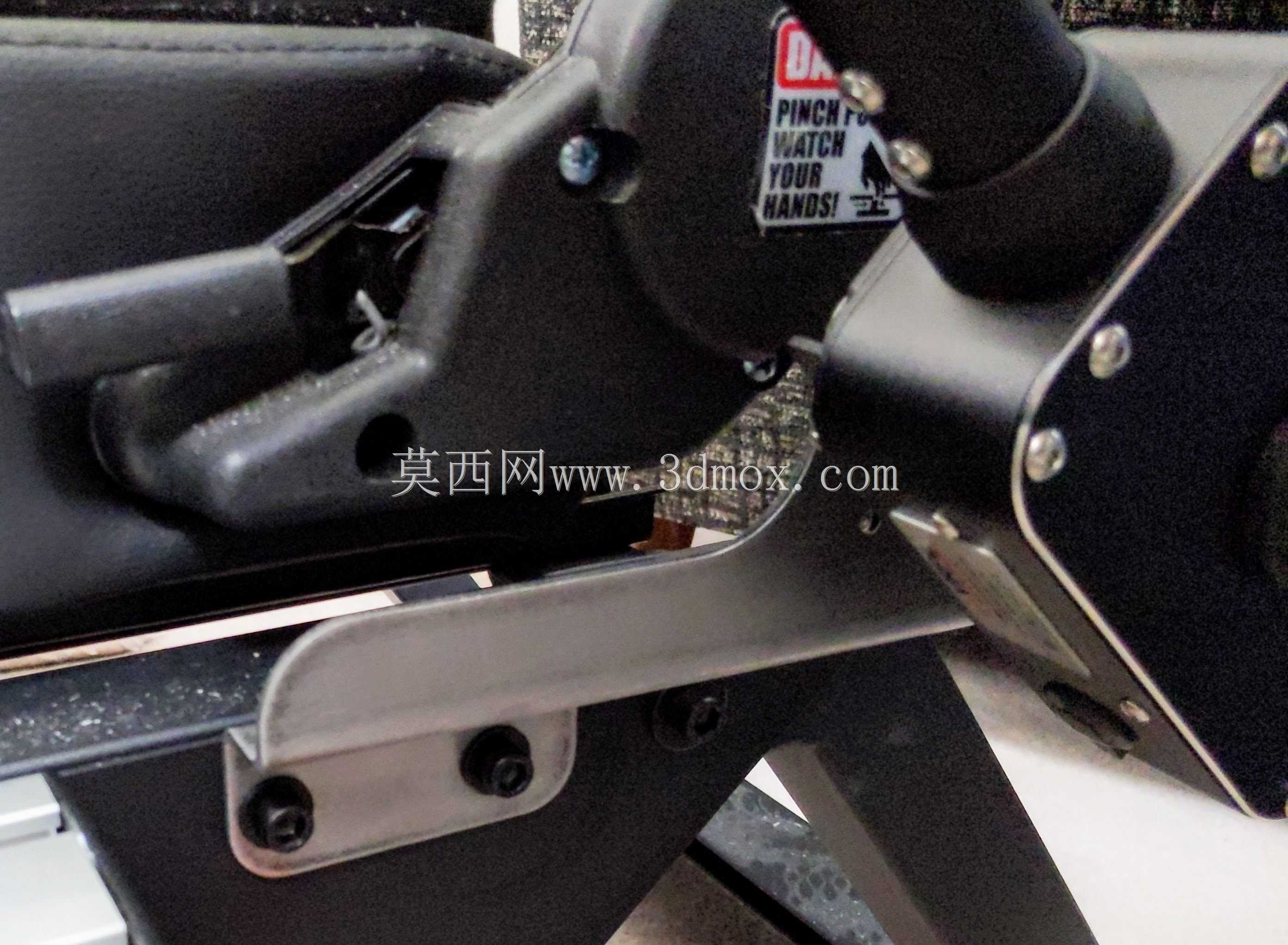 适用于 Next Level Racing 飞行模拟器的 Virpil Collective 支架