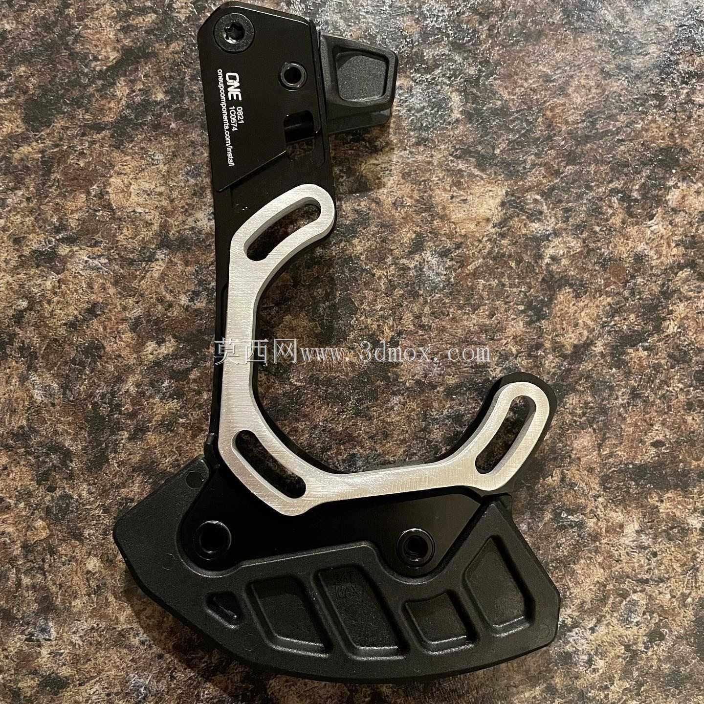  Oneup Bash Guard��Ƭ