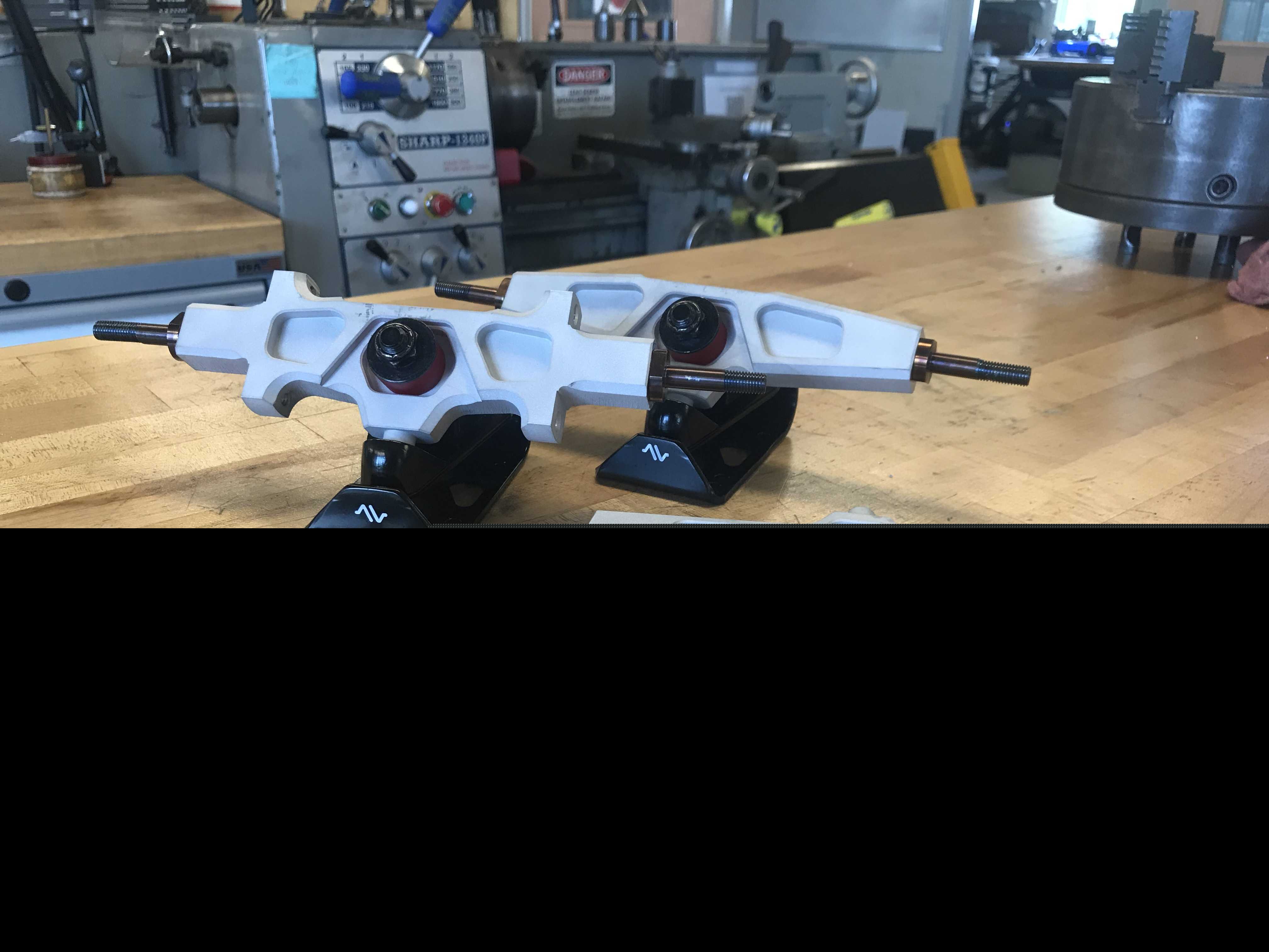 ���� Avenue Trucks �� CNC ���ҳ��忨��