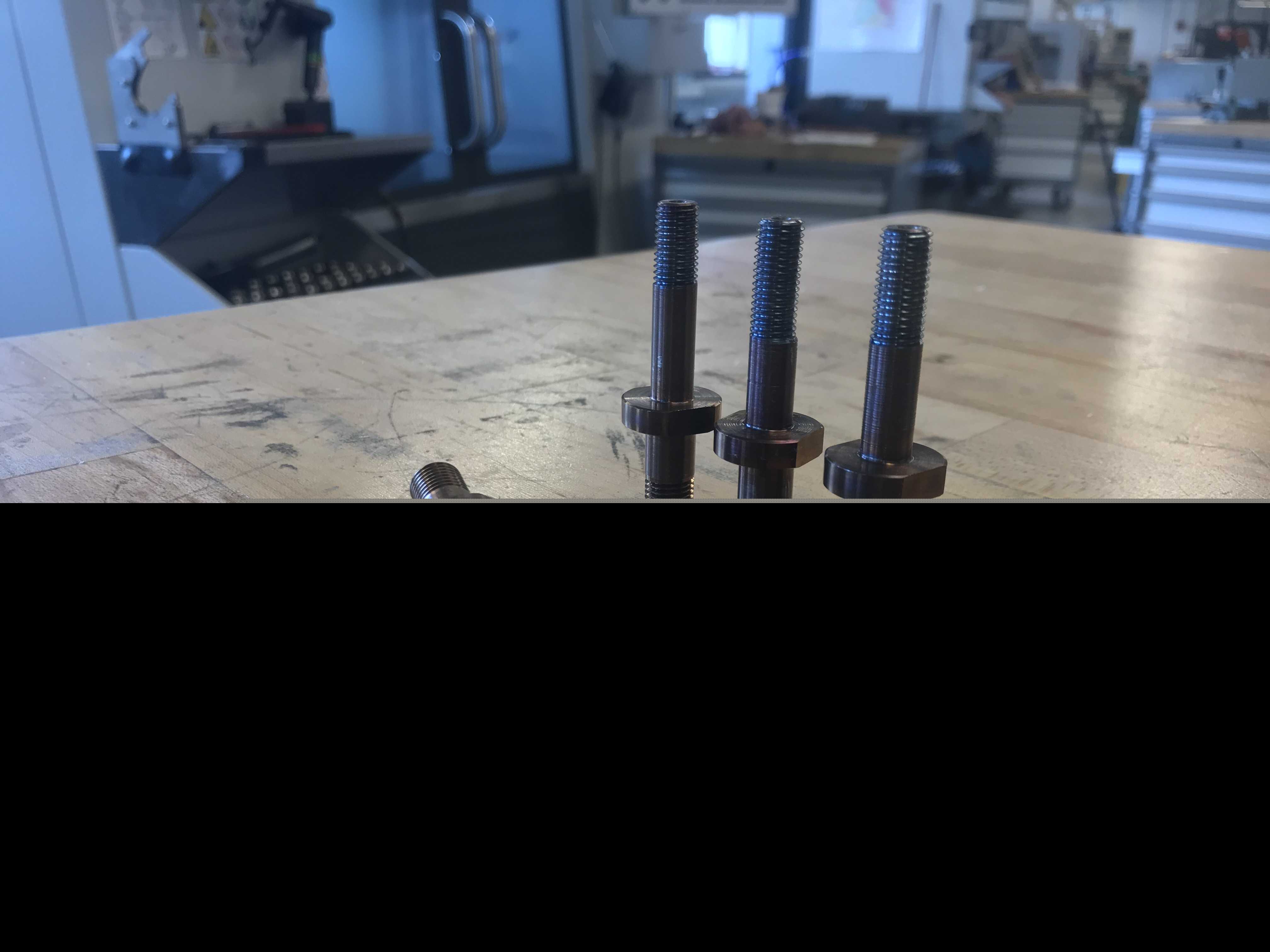 ���� Avenue Trucks �� CNC ���ҳ��忨��