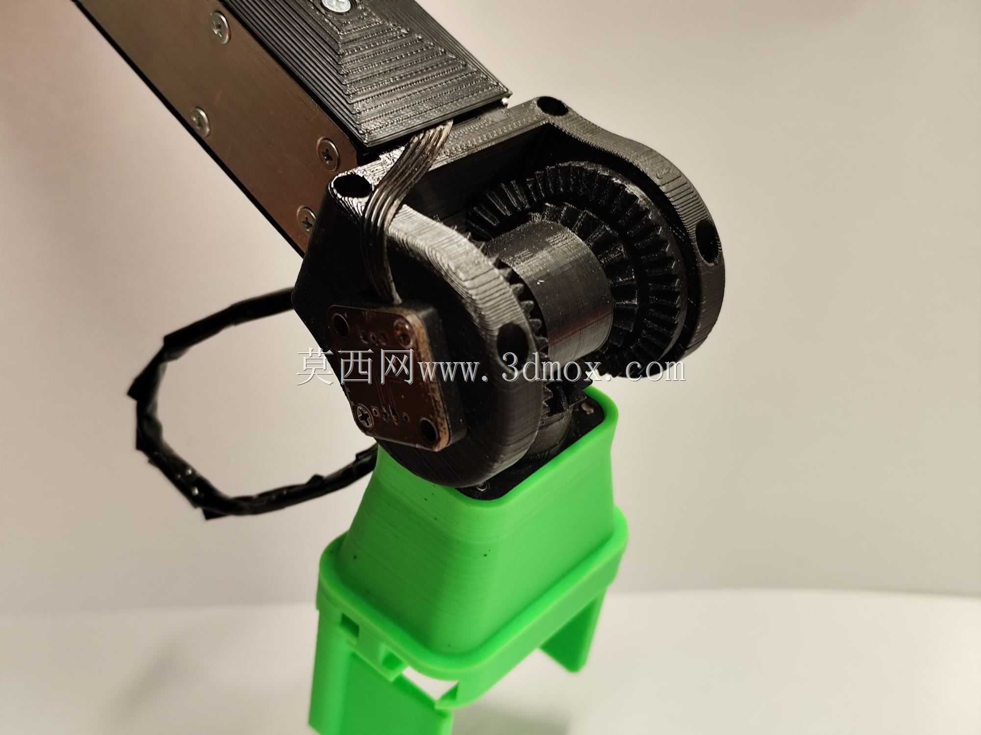 带角度传感器 AS5600 的 2DoF 机器人手腕