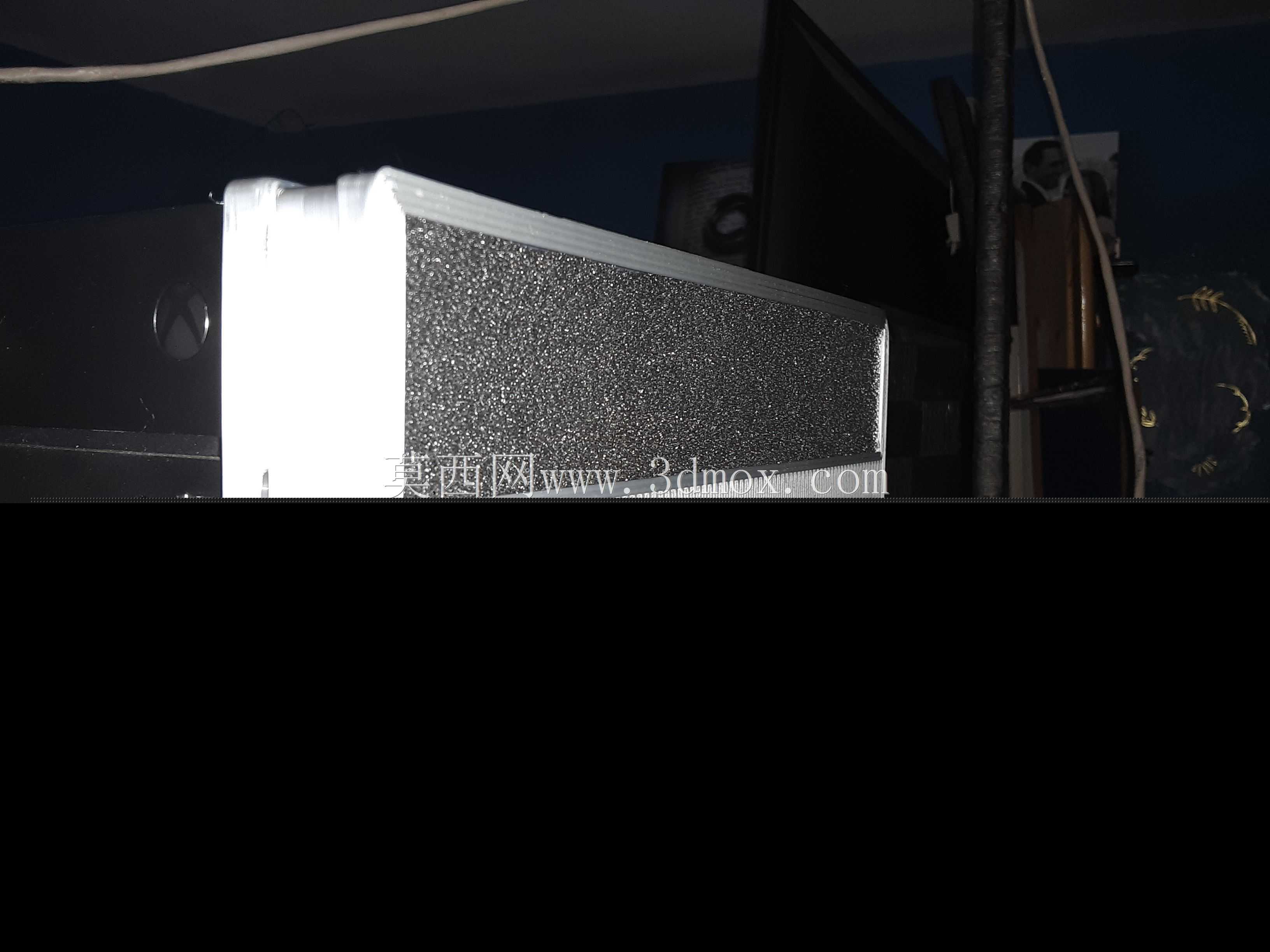 Xbox One X Frames 具有防热、防尘和防撞保护功能