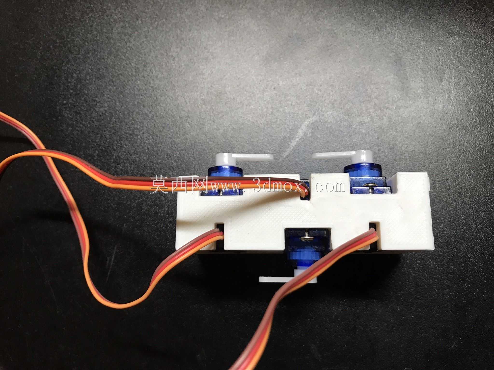  teddy_ruxpin_microservo_tray 