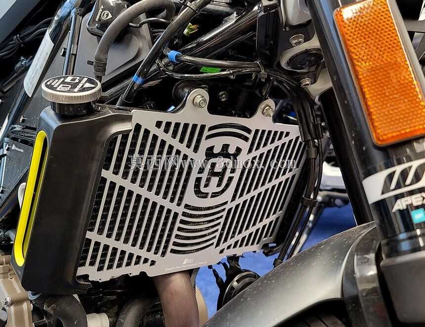 husqvarna svartpilen 401 散热器护罩