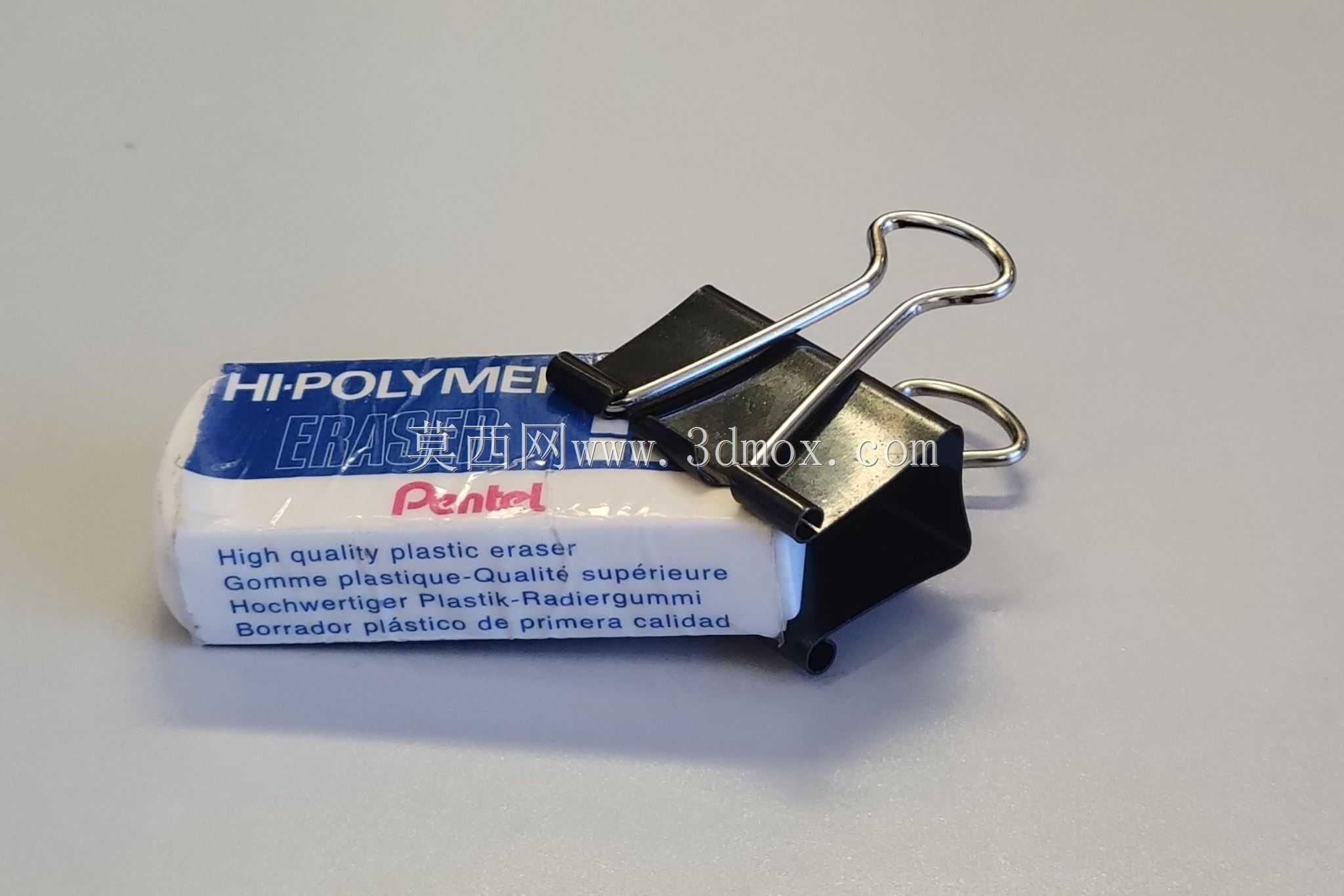 1-1/4” 活页夹 – 精确且逼真的模型