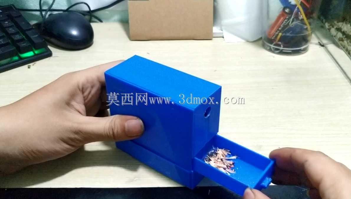 自动卷笔刀