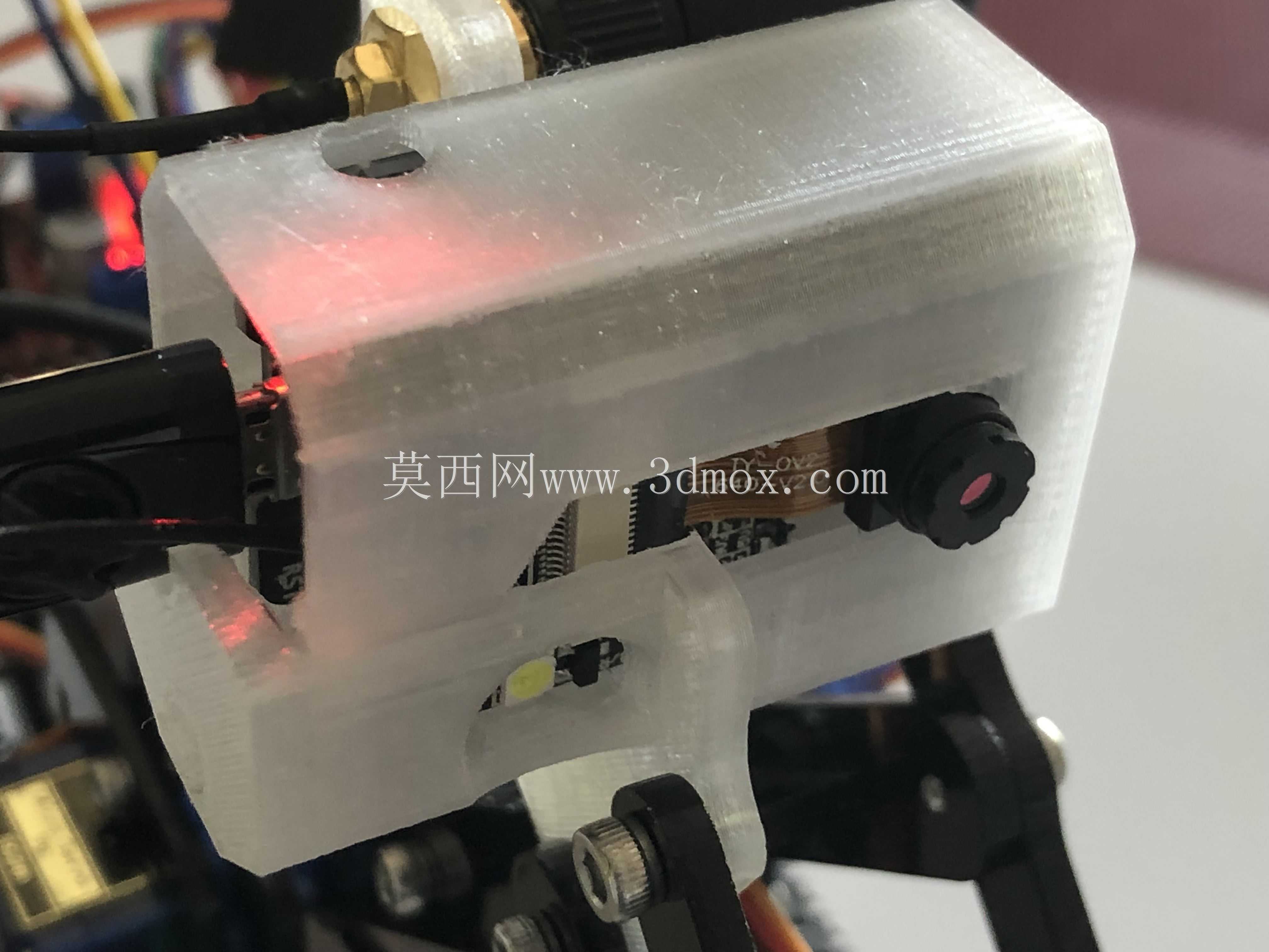 ����3D��ӡ����ESP32-CAM�У���װ�ڴ�ֱƽ����