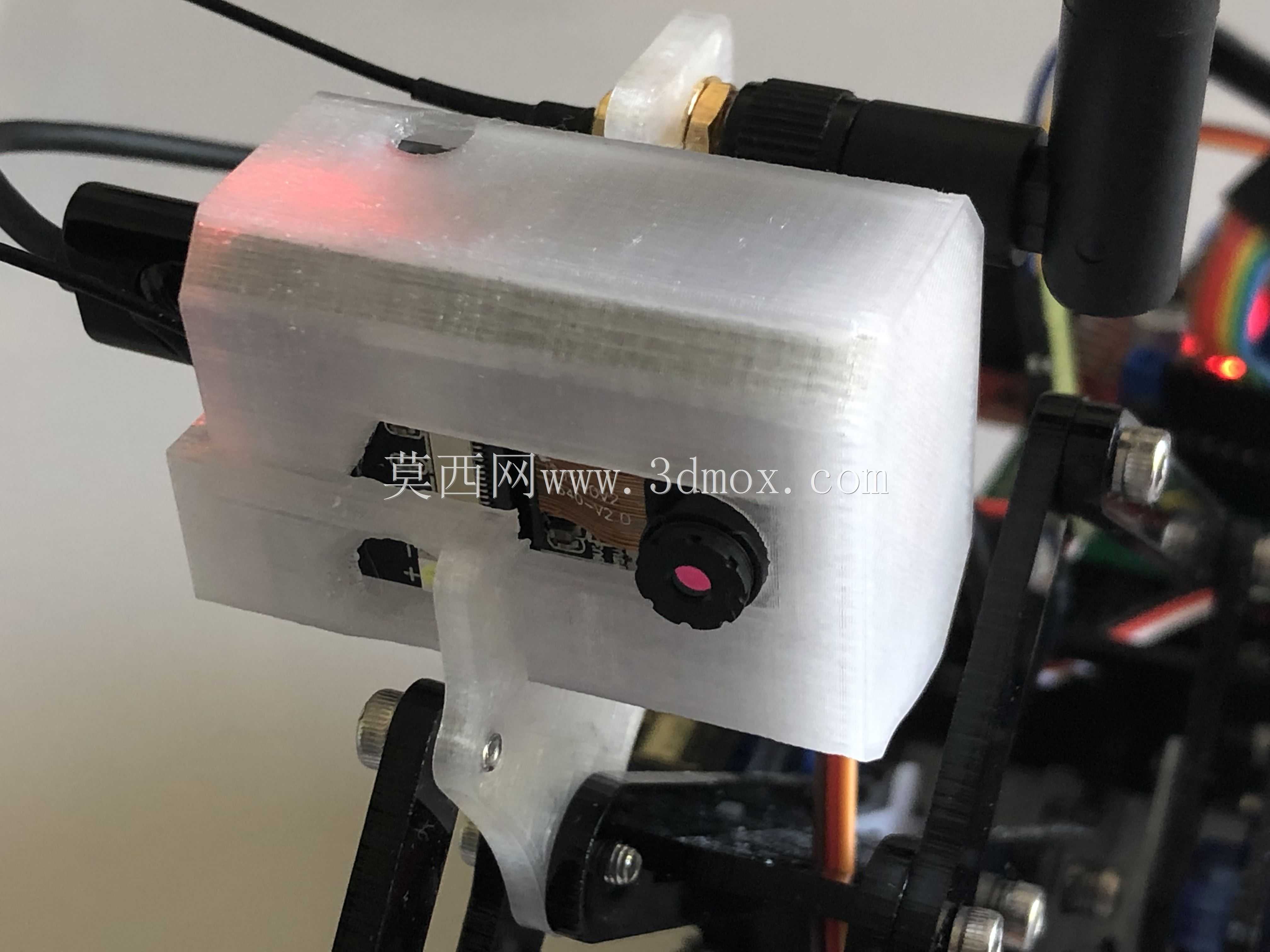 ����3D��ӡ����ESP32-CAM�У���װ�ڴ�ֱƽ����