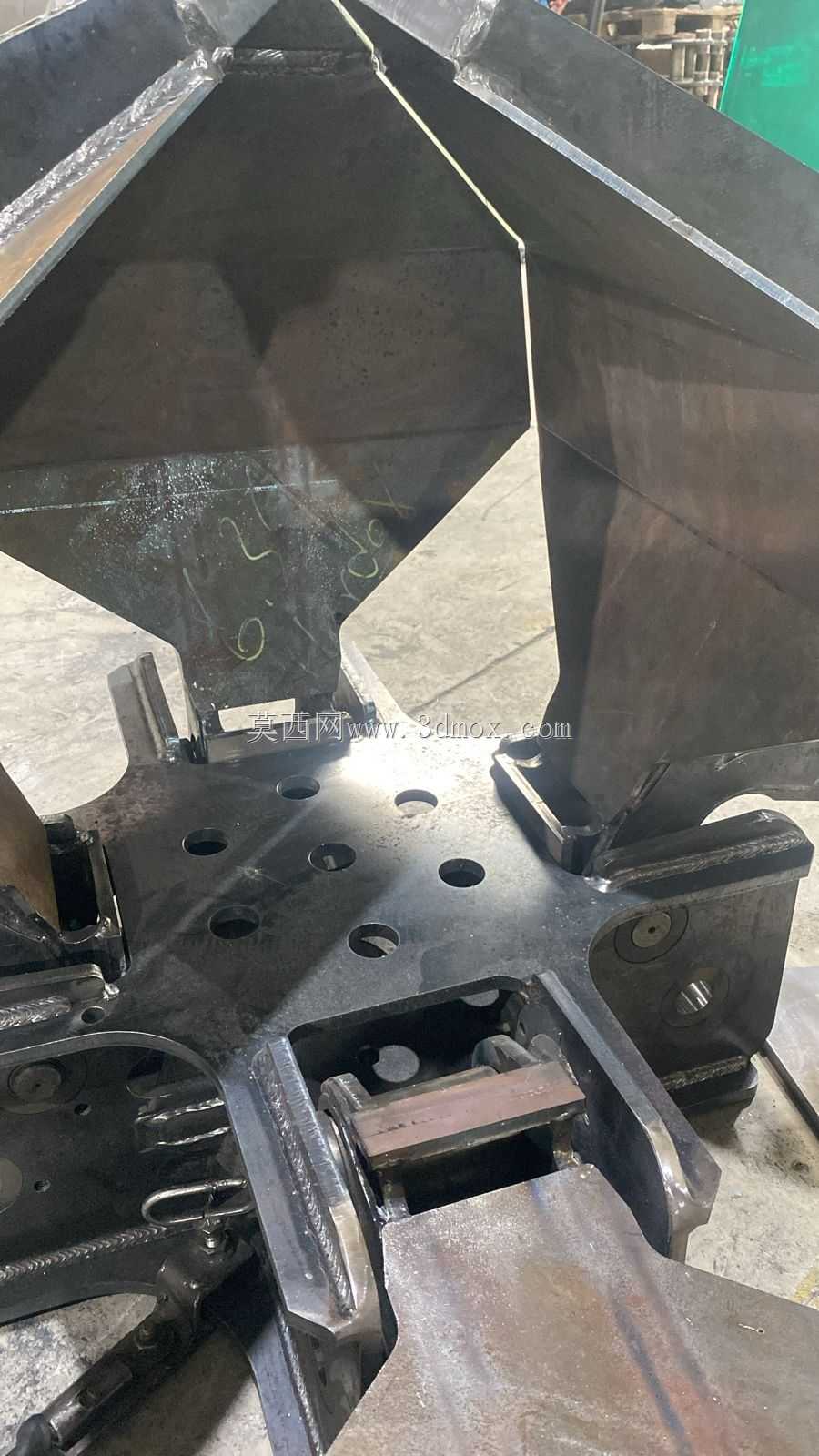 Garra Sucateira de 300 Litros