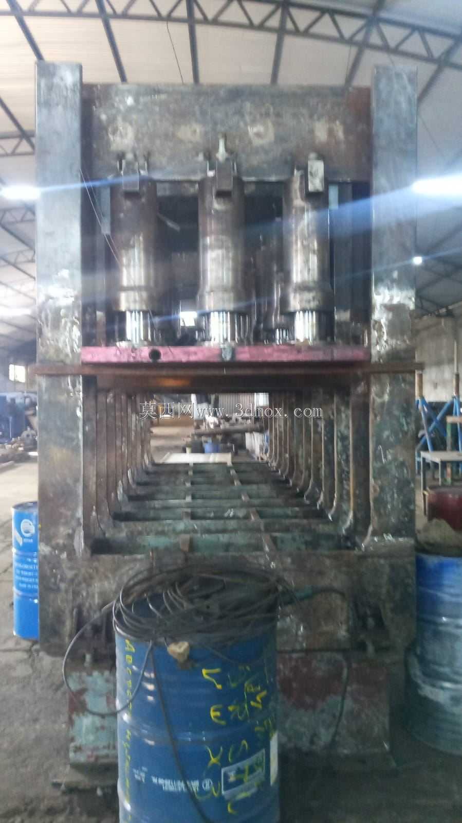 PRENSA 1200 TONELADAS
