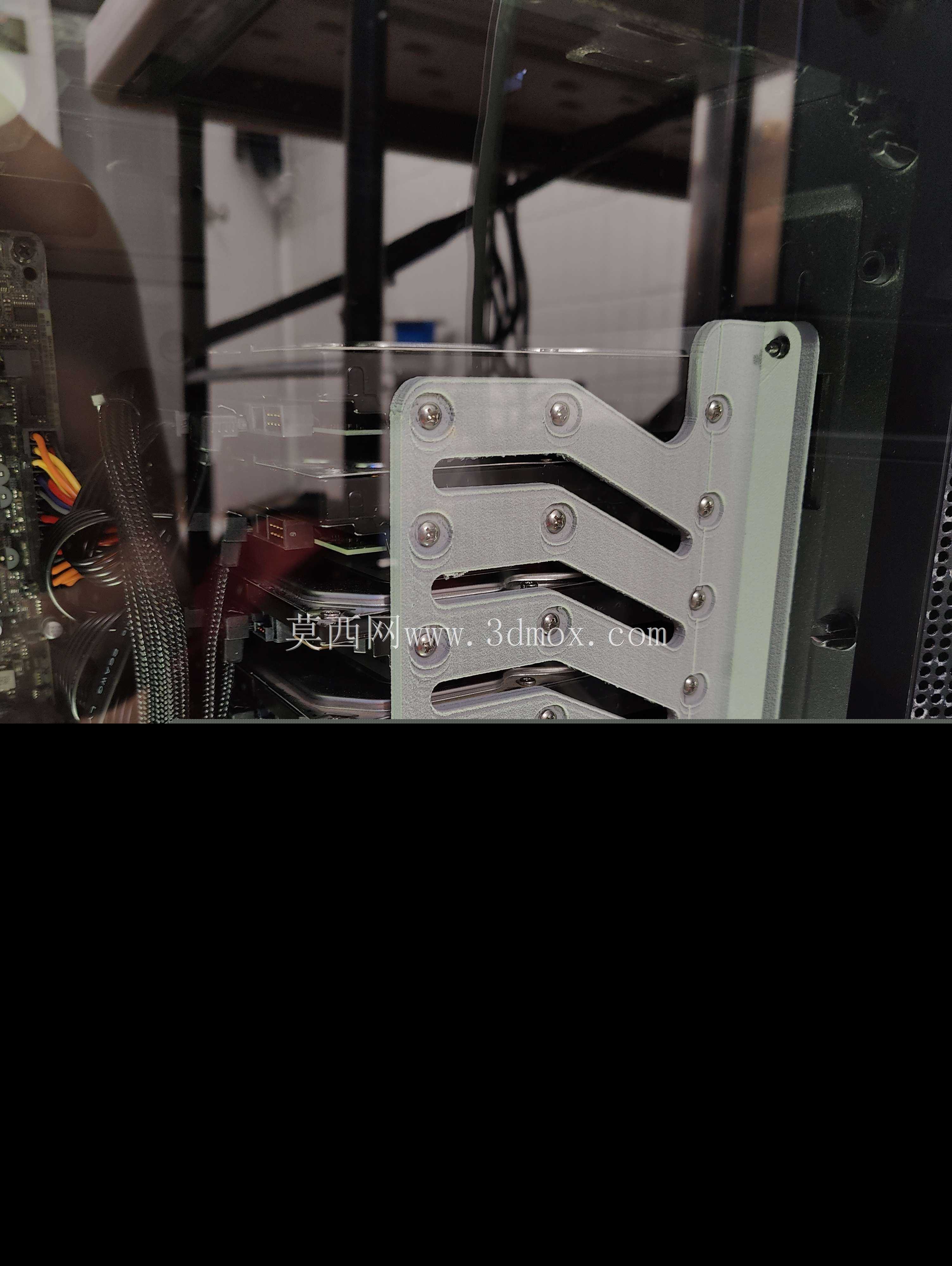 适用于NAS的3.5“HDD固定框架双140mm风扇安装(9个插槽)