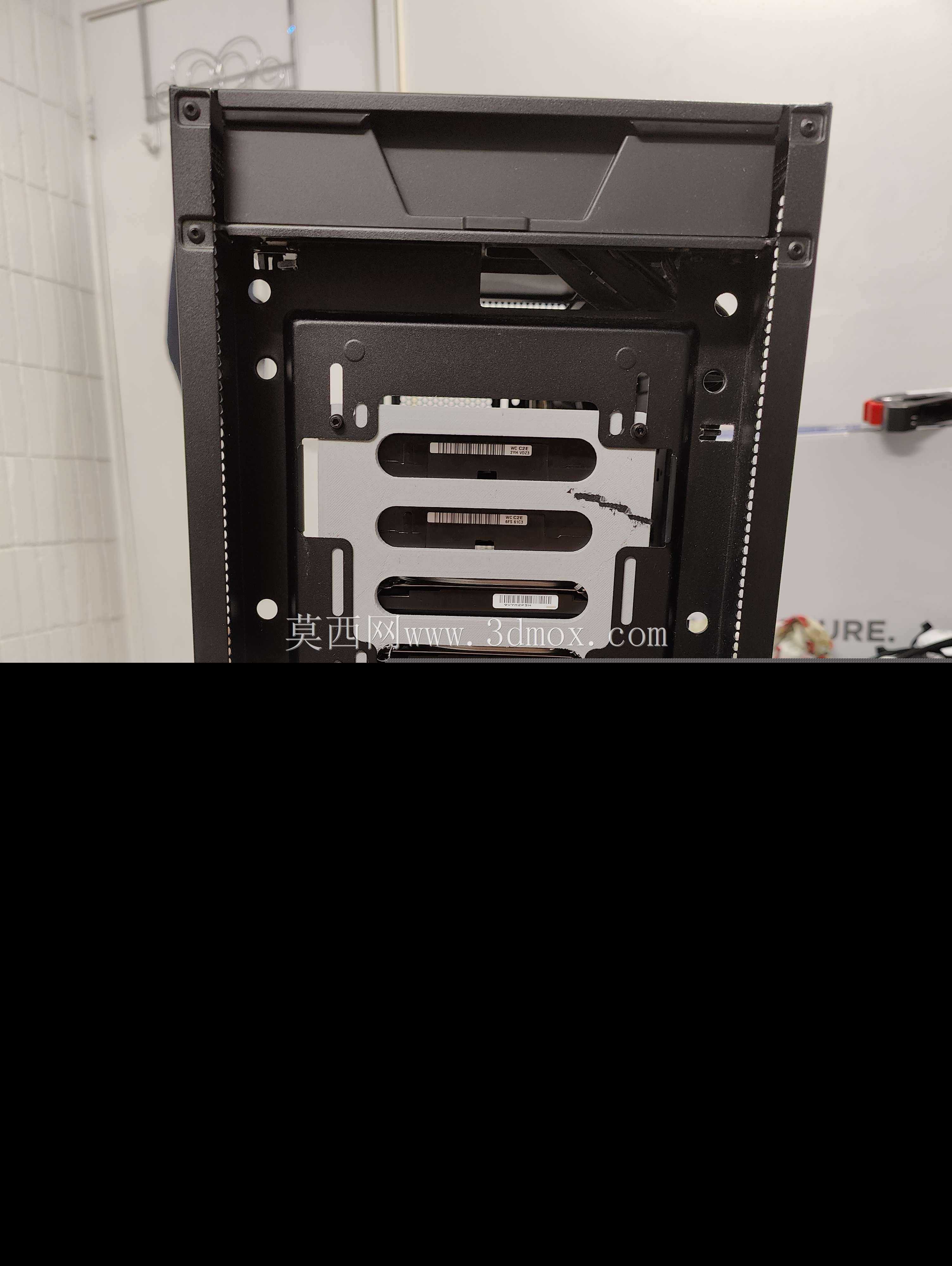 适用于NAS的3.5“HDD固定框架双140mm风扇安装(9个插槽)