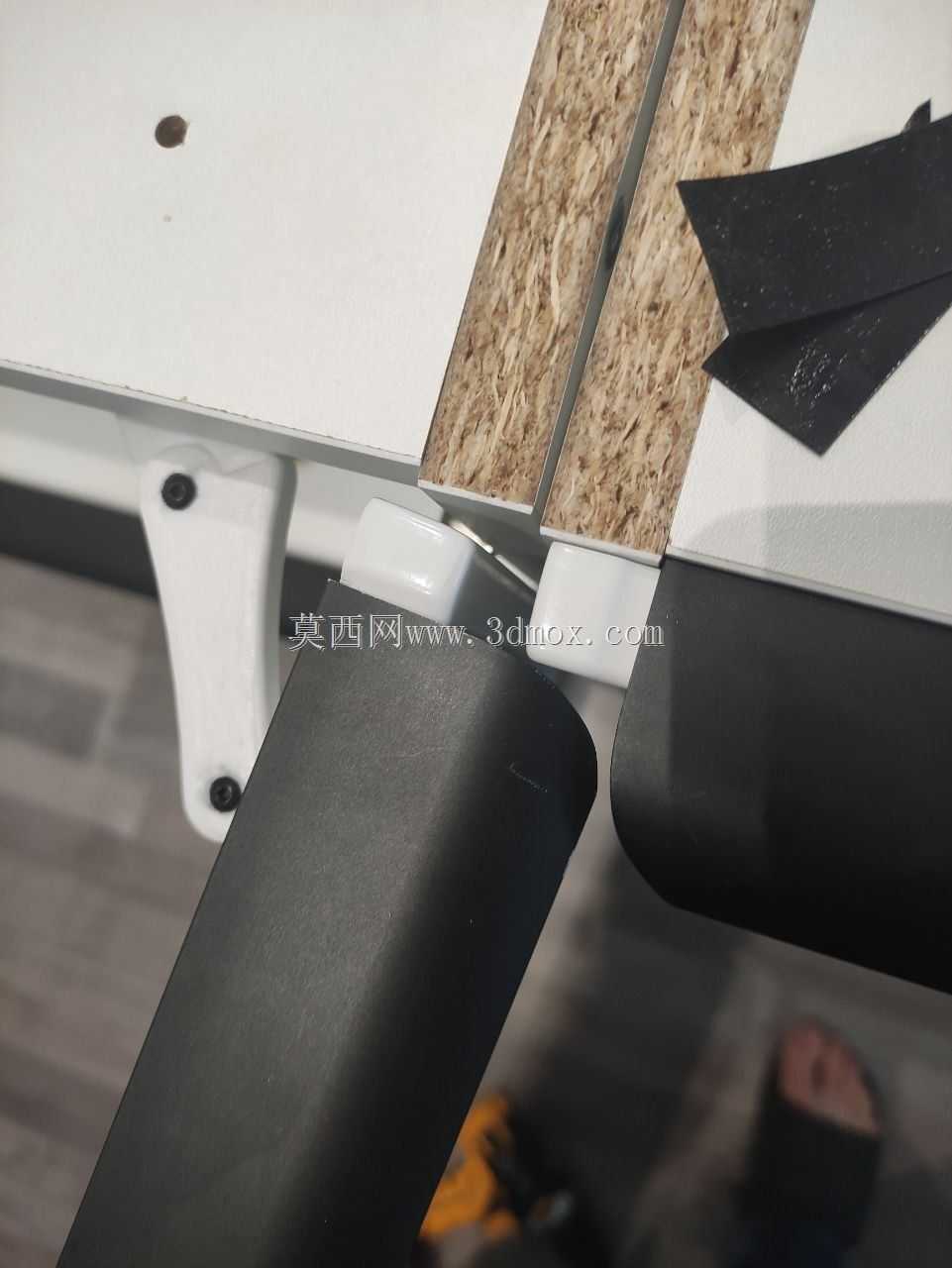 车门开启限制器