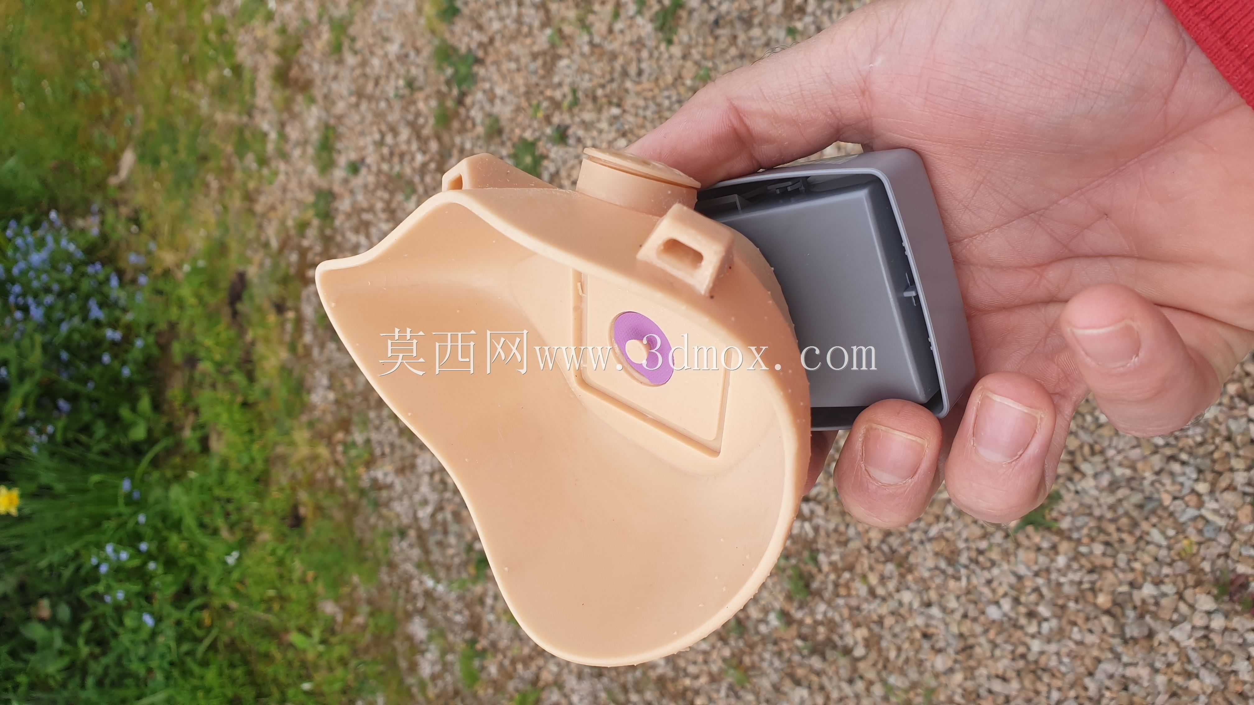 带P100滤芯接口和排气阀的Covid口罩