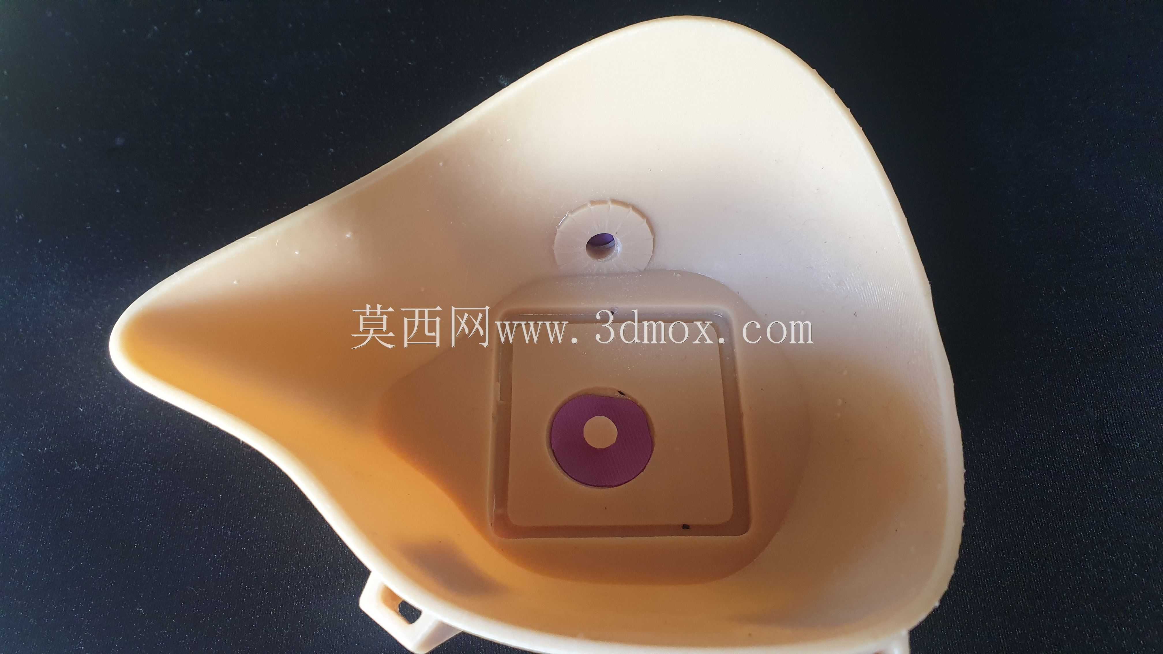 带P100滤芯接口和排气阀的Covid口罩