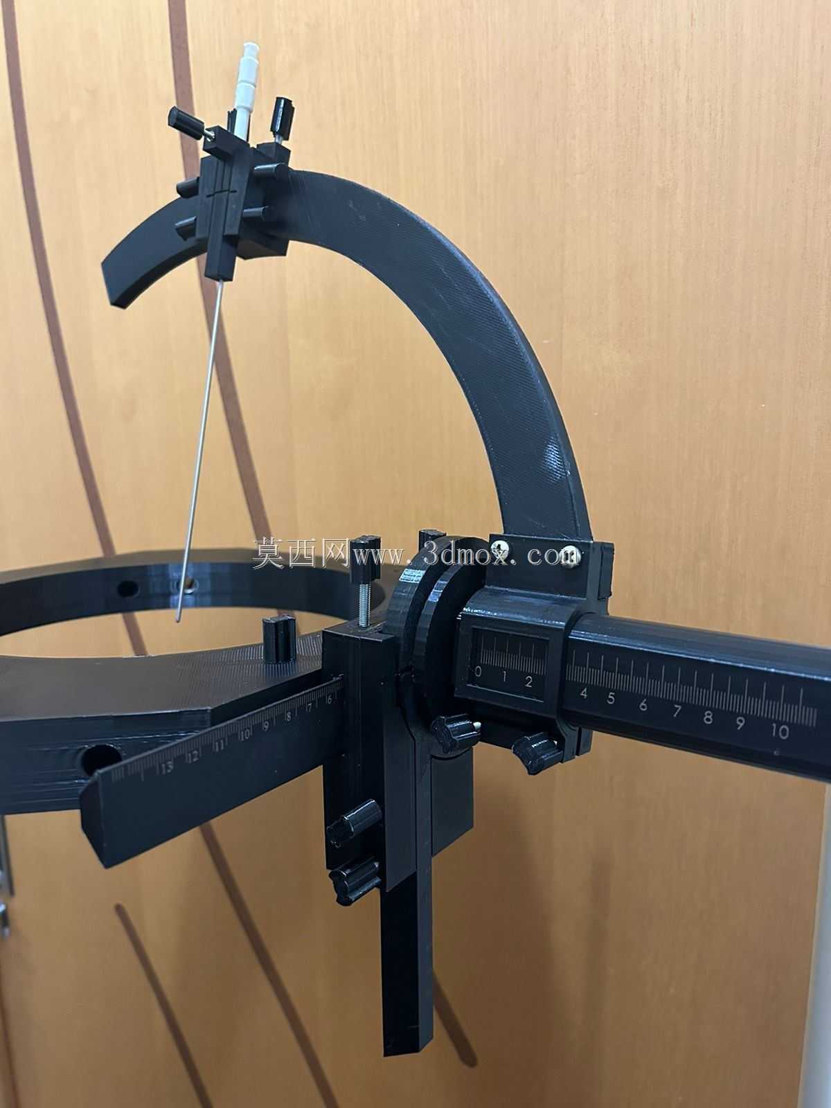 立体定向弧的开发,采用3D打印技术,用于立体定向神经外科手术训练