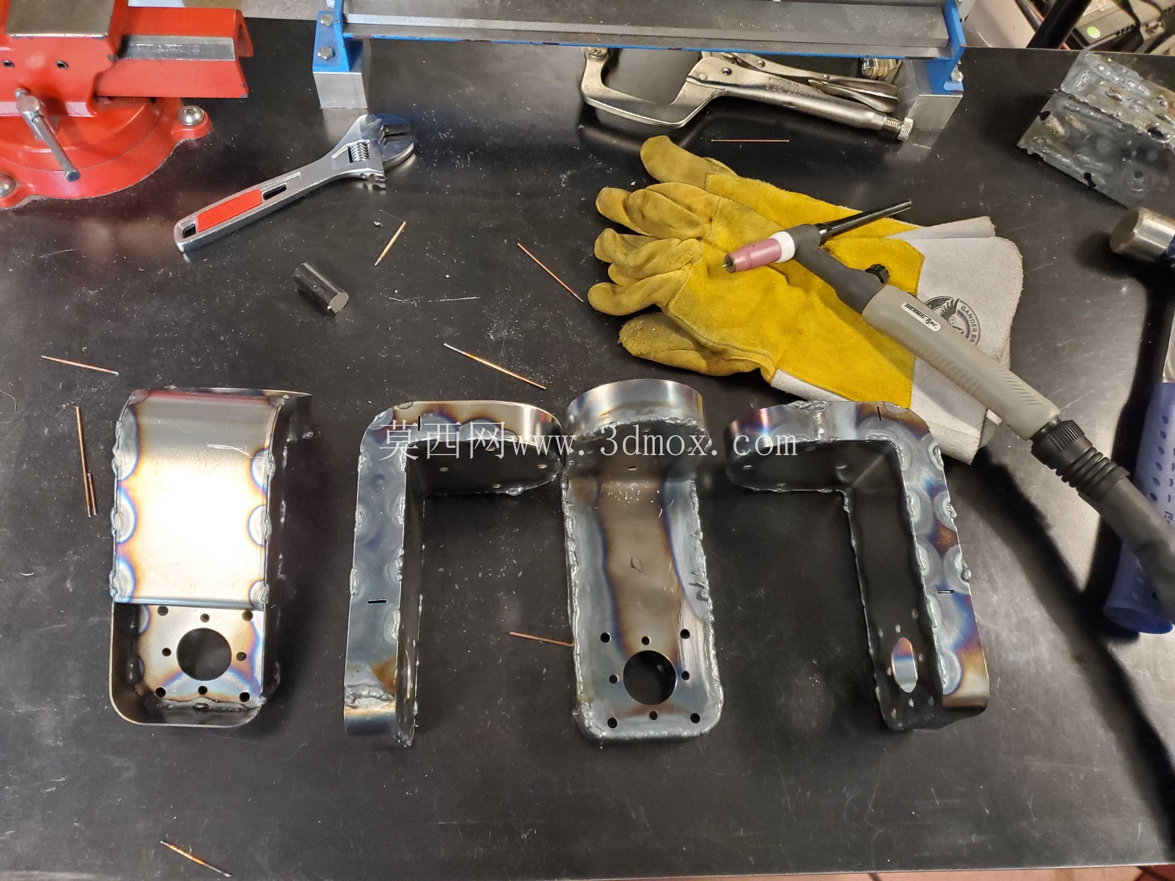 Rover 360度转向机构,四轮驱动,Auxetic 3D打印免充气轮胎