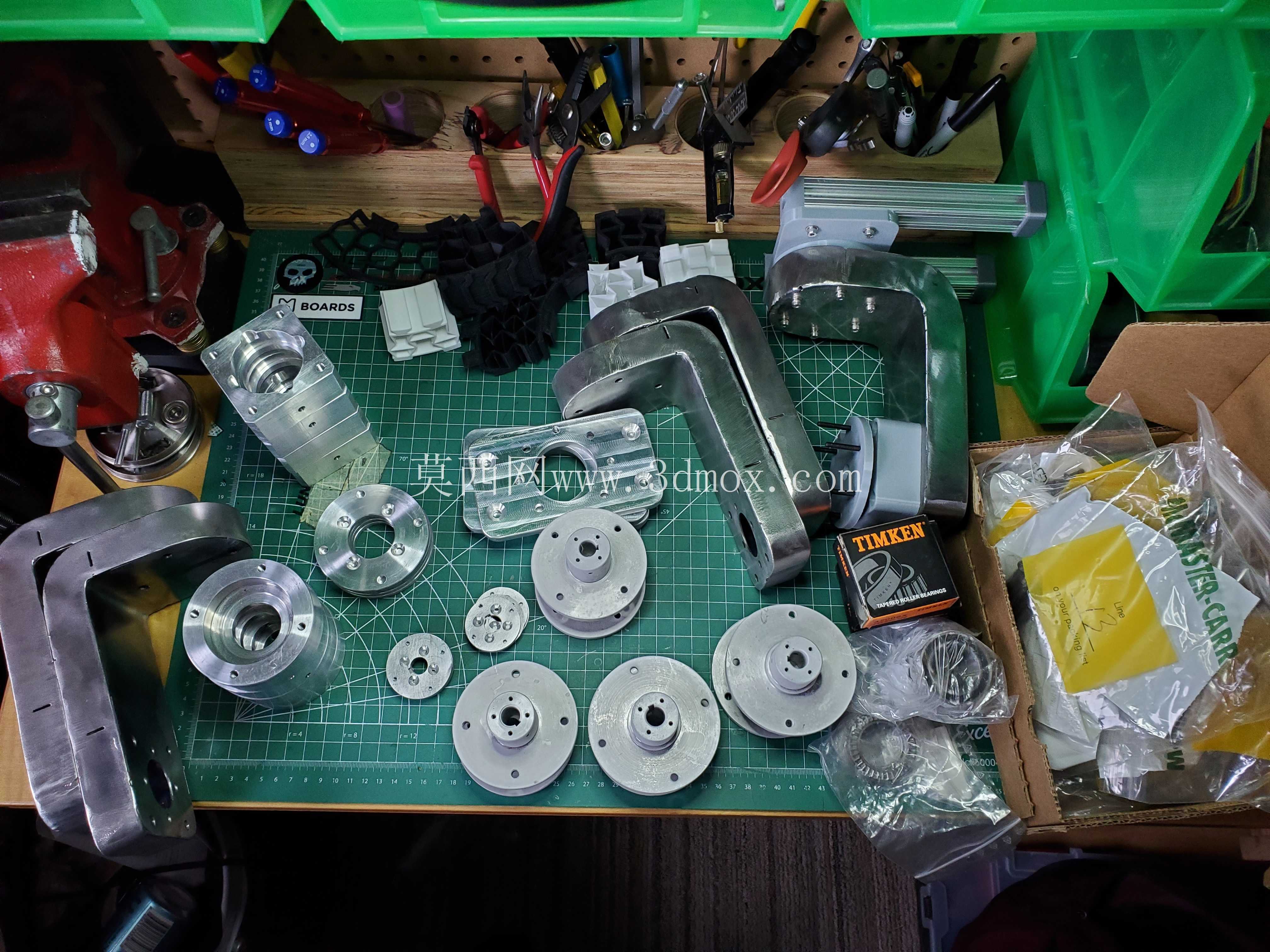 Rover 360度转向机构,四轮驱动,Auxetic 3D打印免充气轮胎
