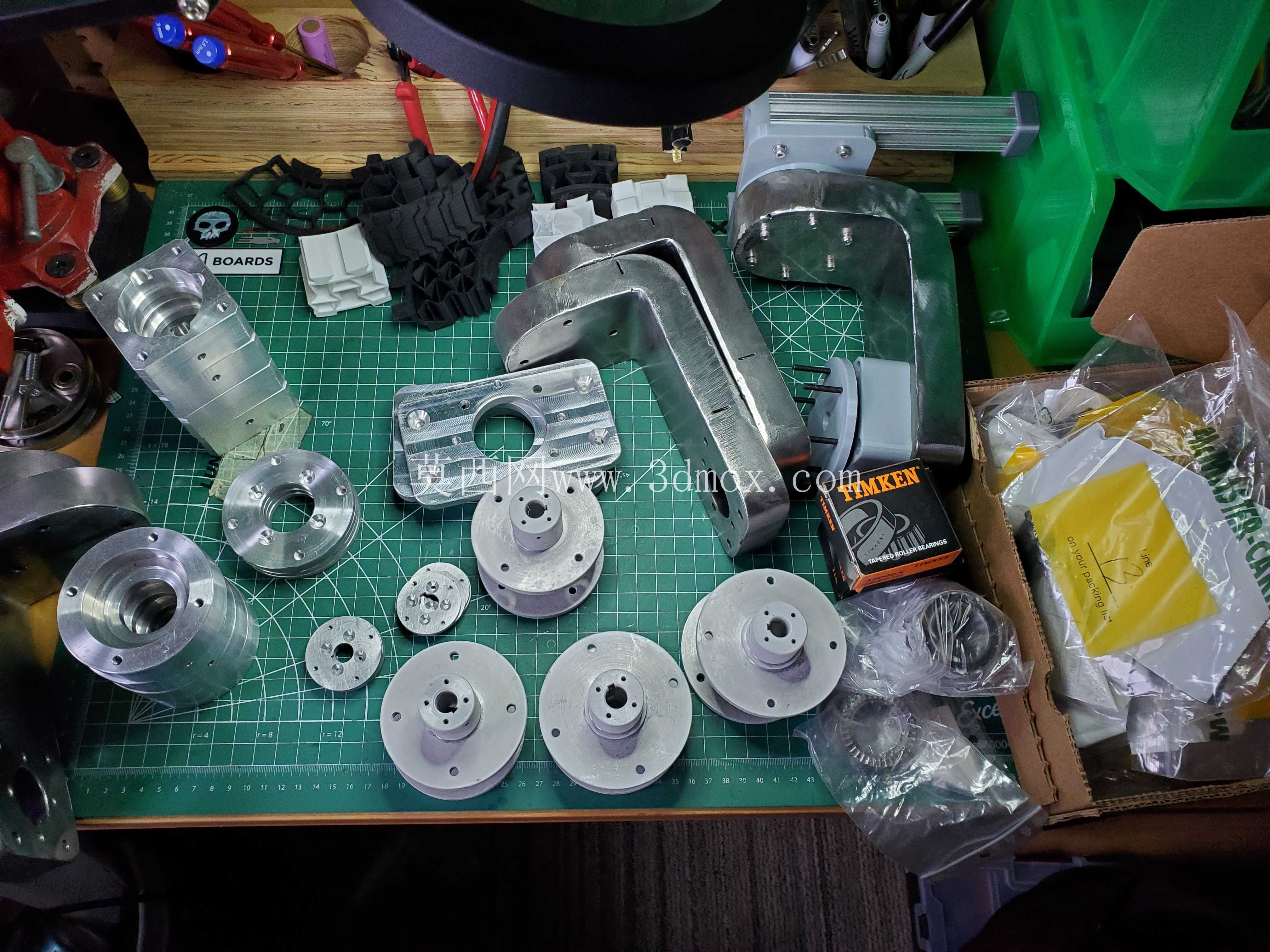 Rover 360度转向机构,四轮驱动,Auxetic 3D打印免充气轮胎