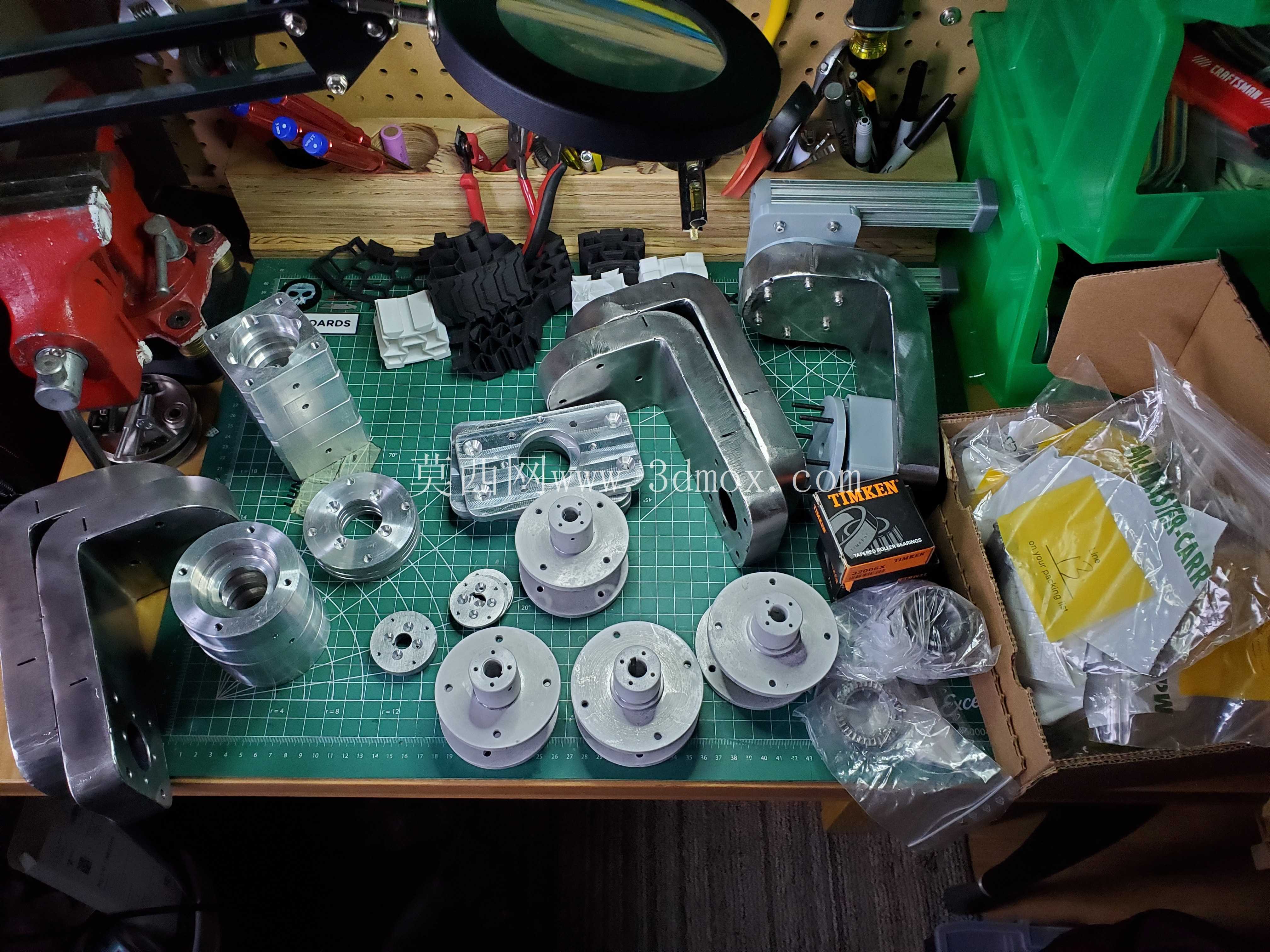 Rover 360度转向机构,四轮驱动,Auxetic 3D打印免充气轮胎