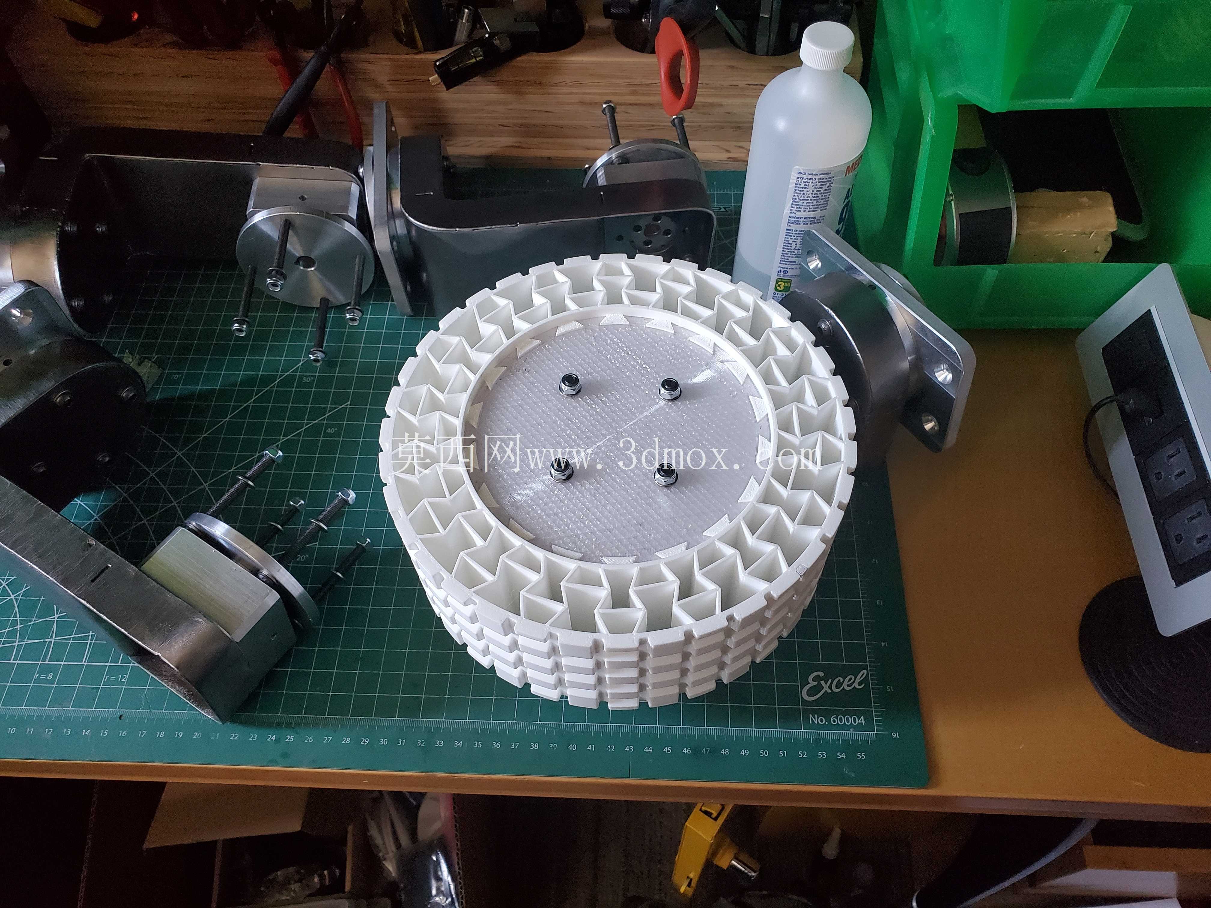 Rover 360度转向机构,四轮驱动,Auxetic 3D打印免充气轮胎