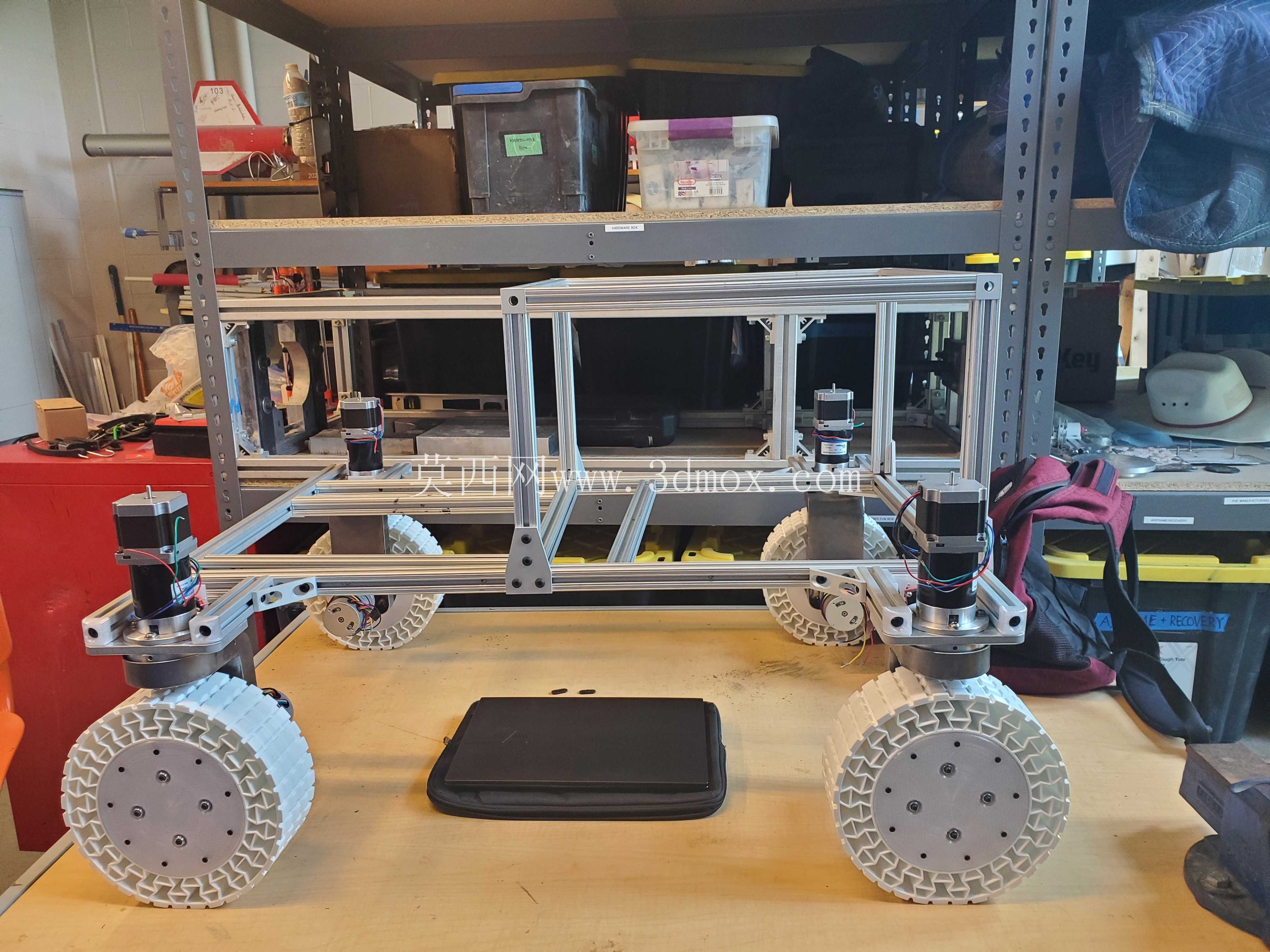 Rover 360度转向机构,四轮驱动,Auxetic 3D打印免充气轮胎