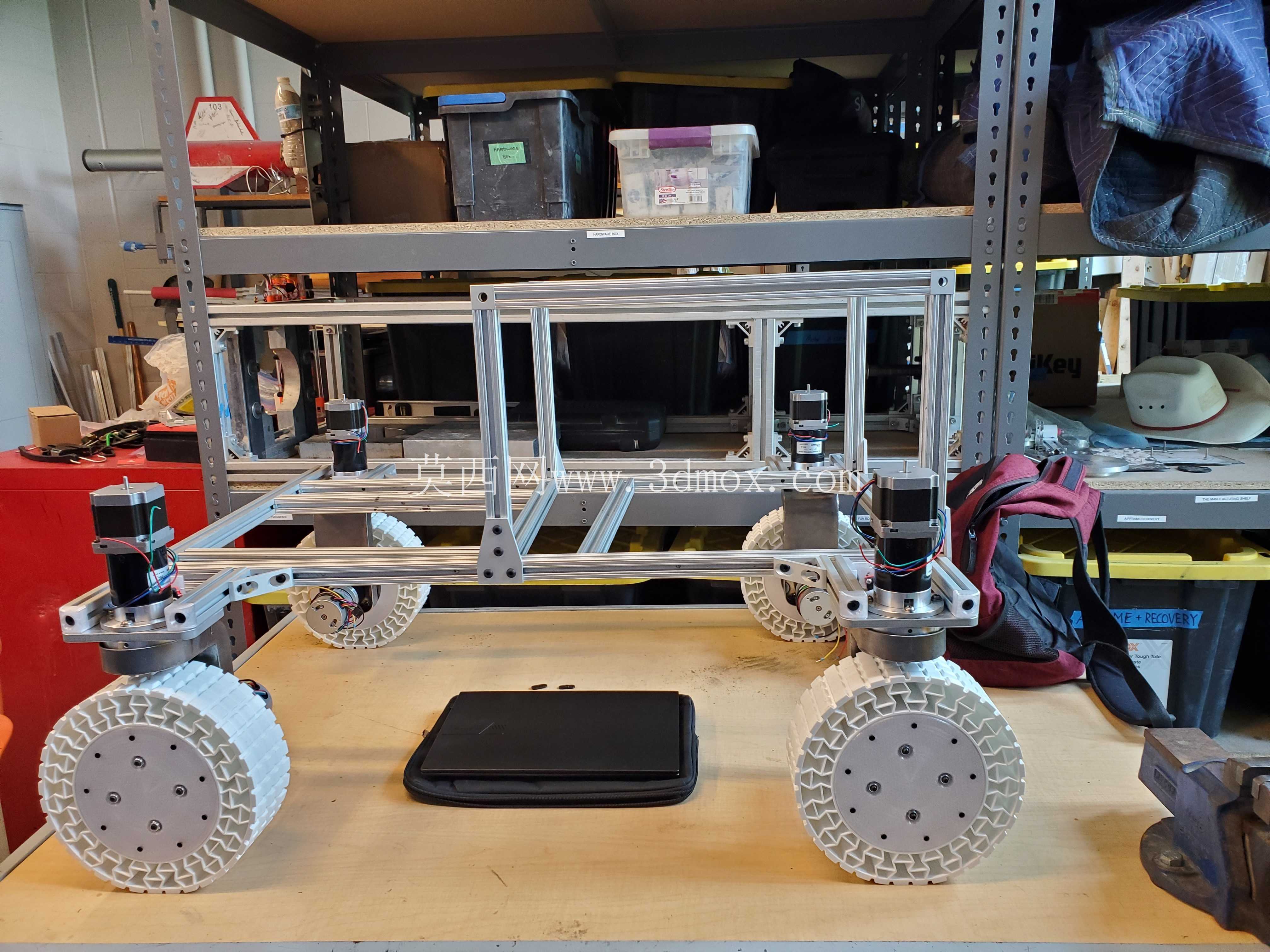 Rover 360度转向机构,四轮驱动,Auxetic 3D打印免充气轮胎