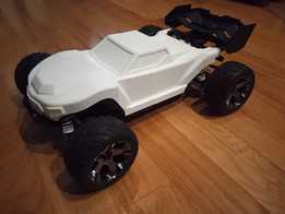 Traxxas Rustler 4x4 VXL车身外壳