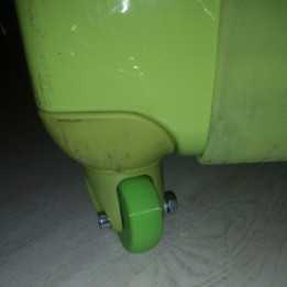 旧Samsonite软壳手提箱的更换轮子